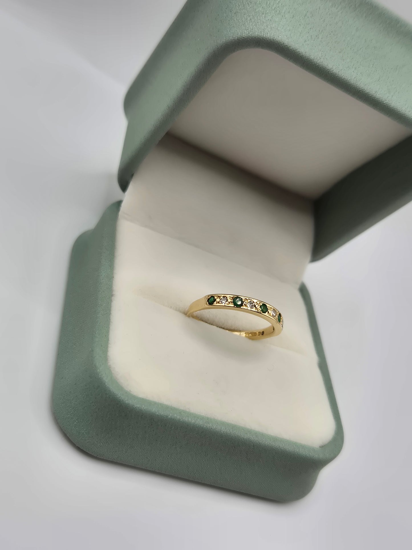 18ct gold emerald and diamond ring