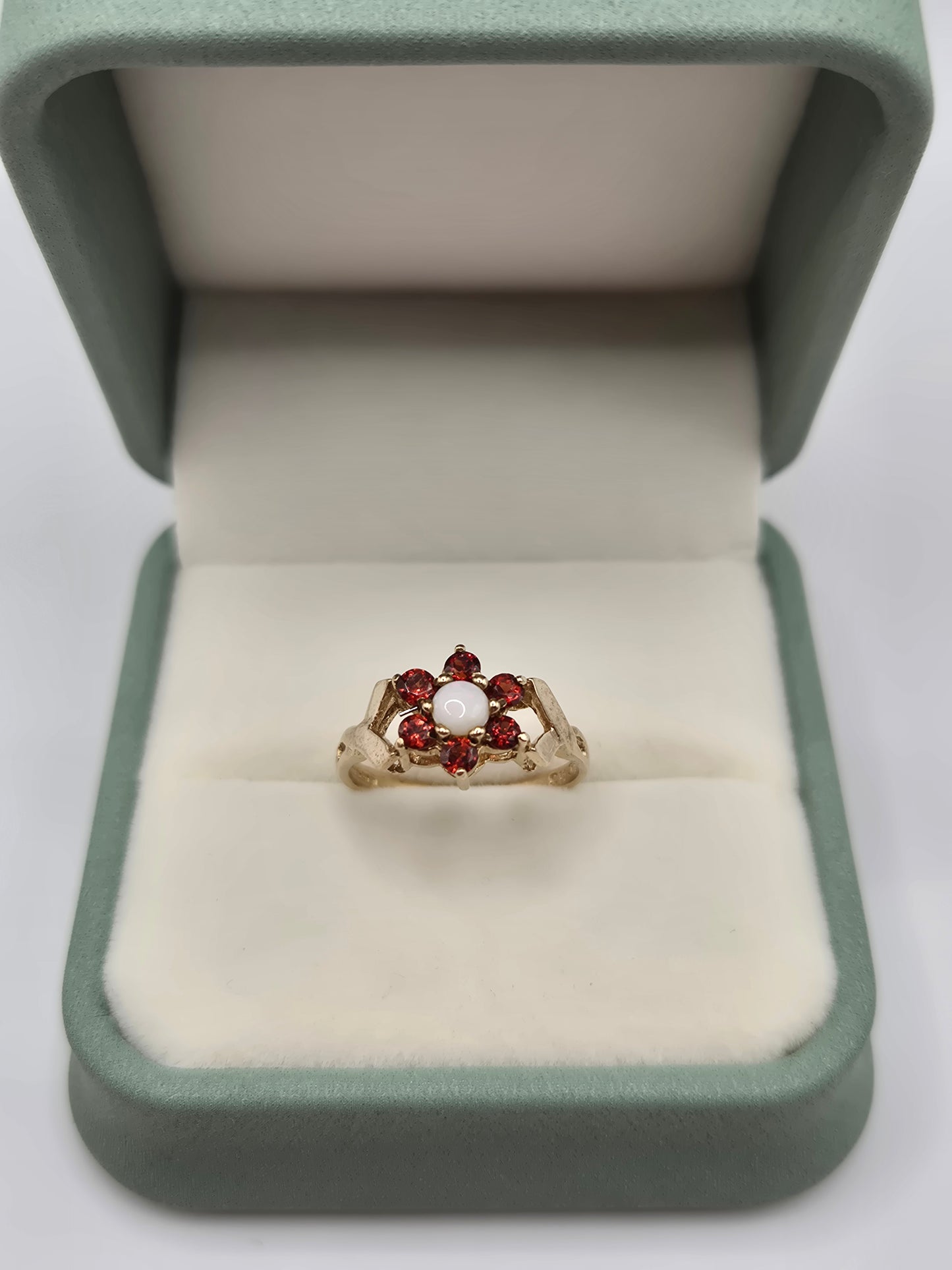 9ct gold opal and garnet ring