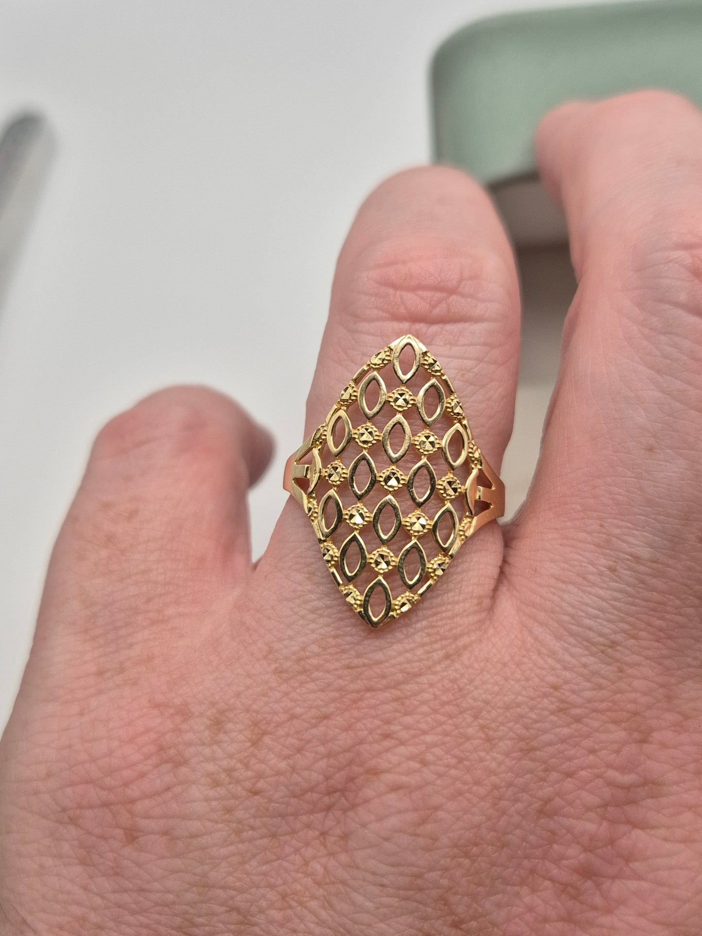 9ct gold ring