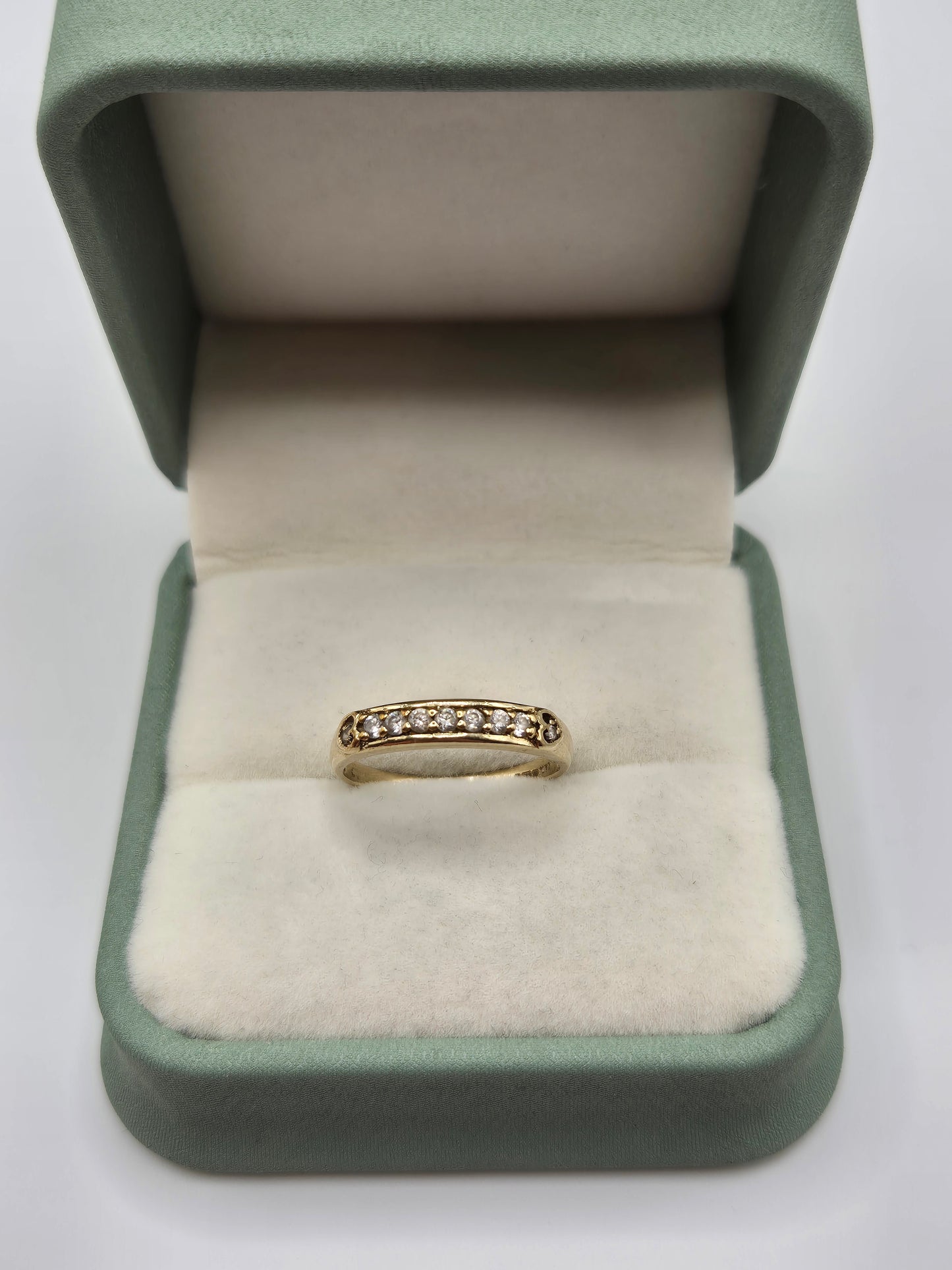 9ct gold cz ring