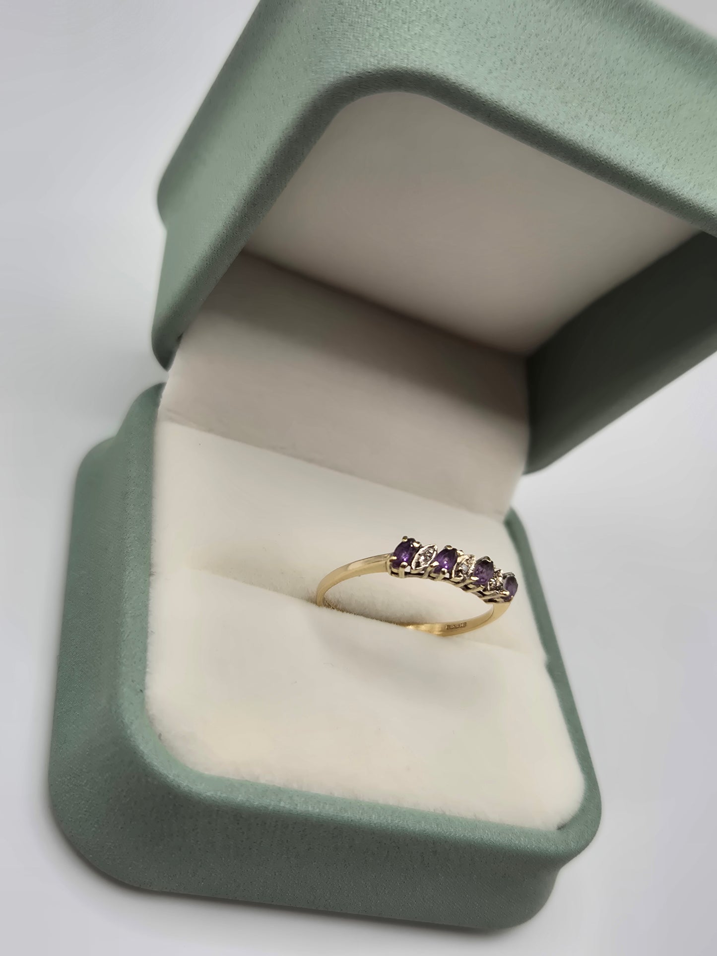 9ct gold amethyst and diamond ring