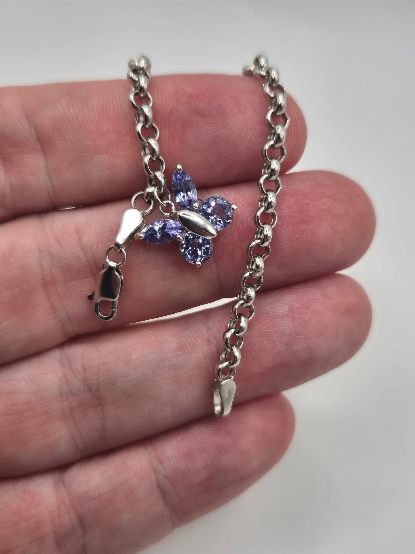 9ct white gold tanzanite belcher bracelet