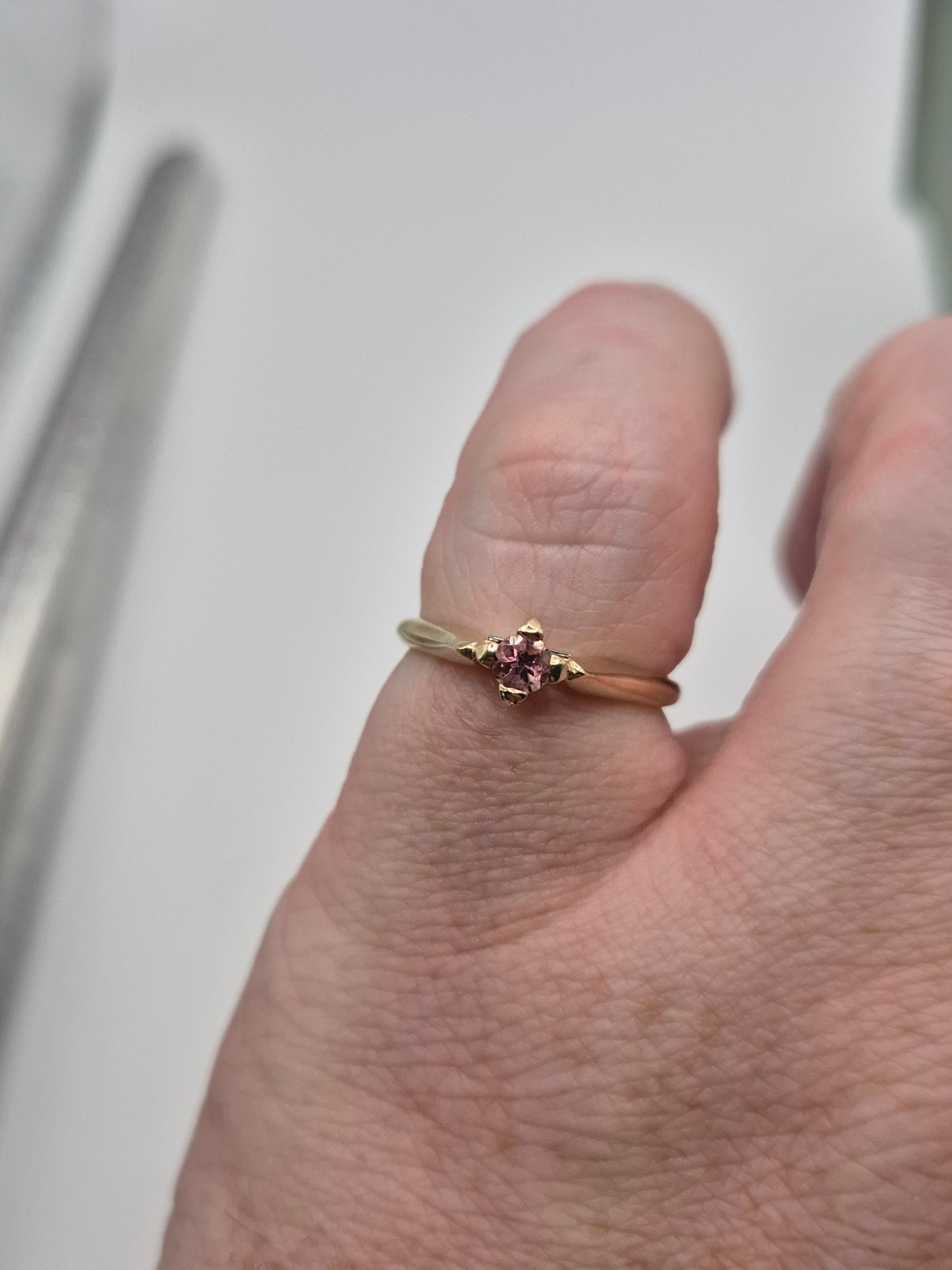 9ct gold pink topaz ring