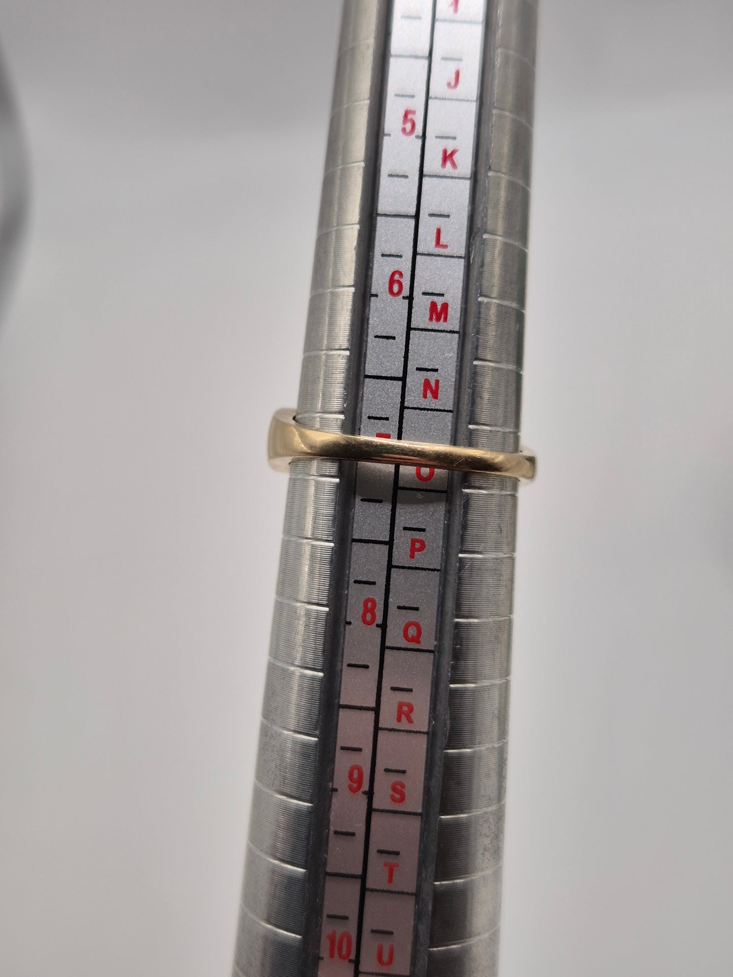 9ct gold diamond ring