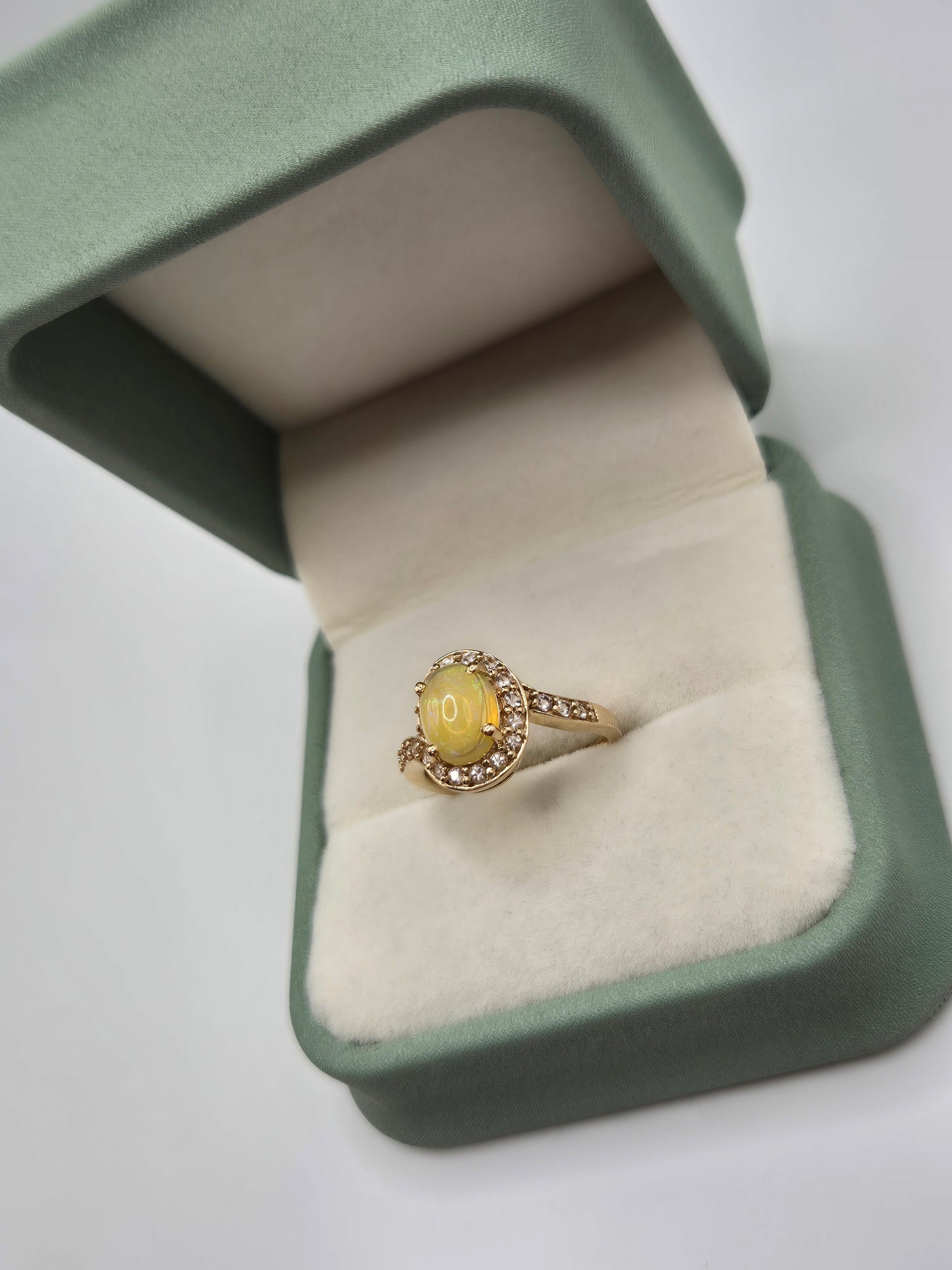 9ct gold opal ring