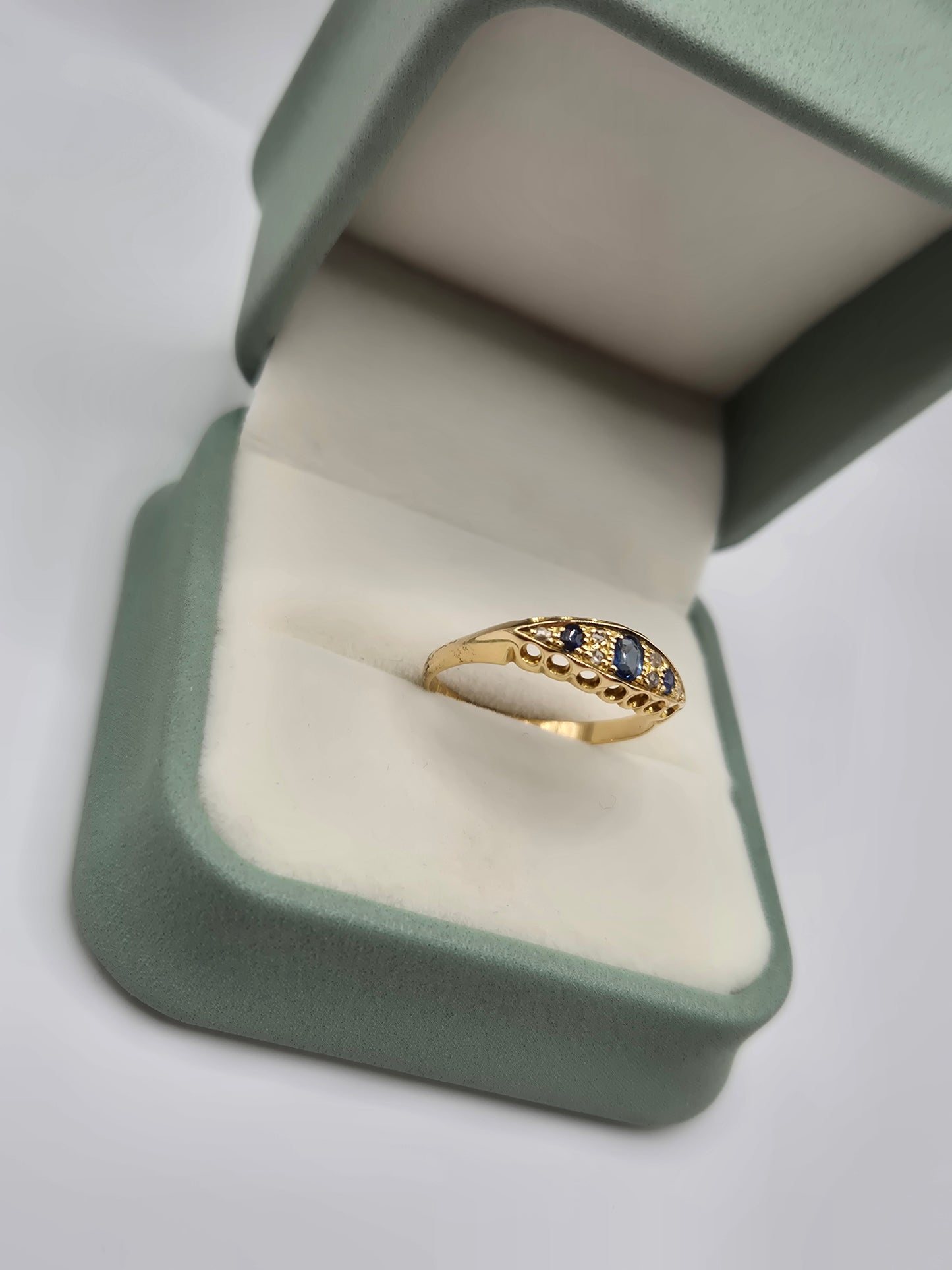 18ct gold sapphire and diamond gypsy ring