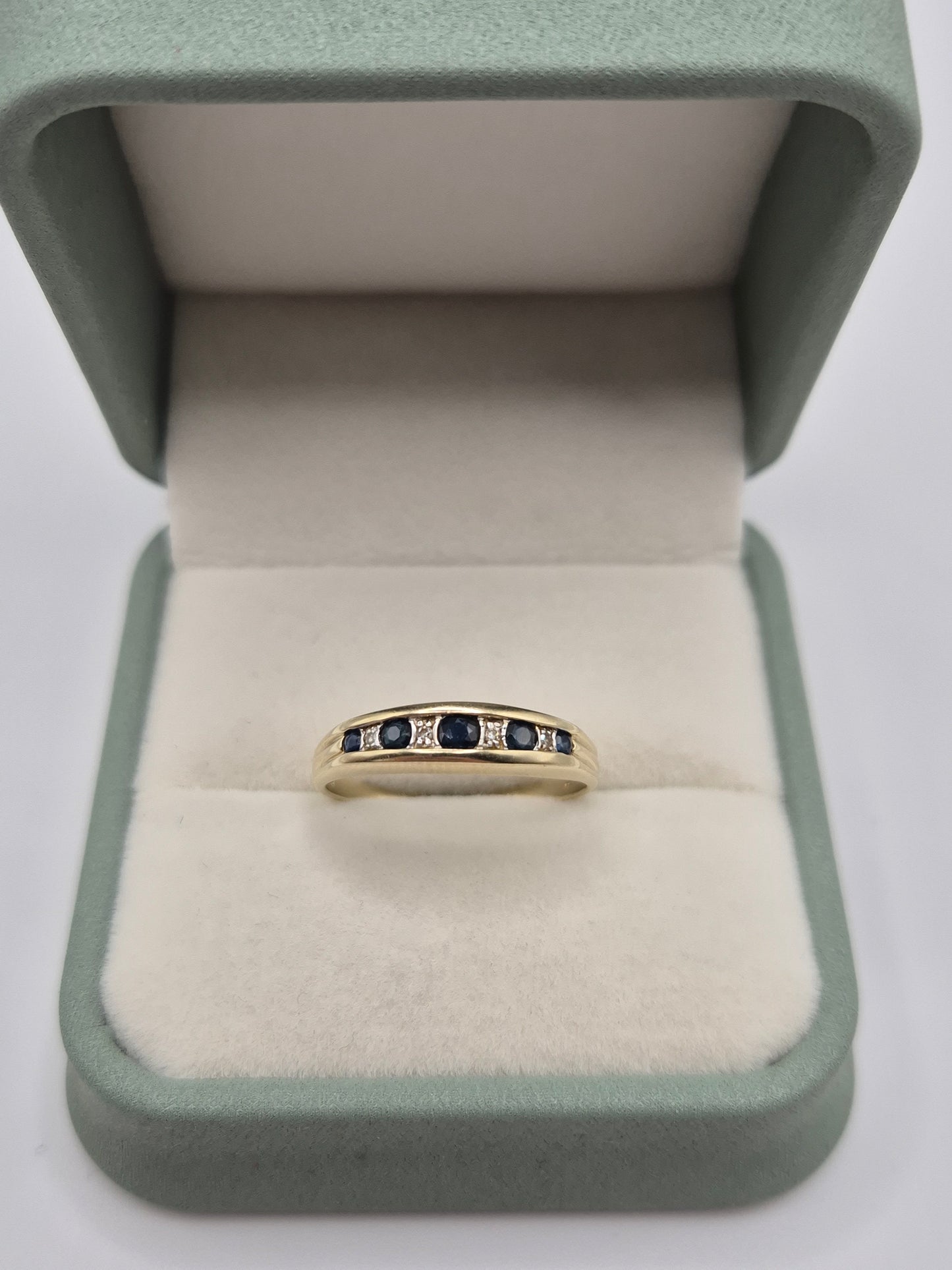 9ct gold sapphire and diamond ring