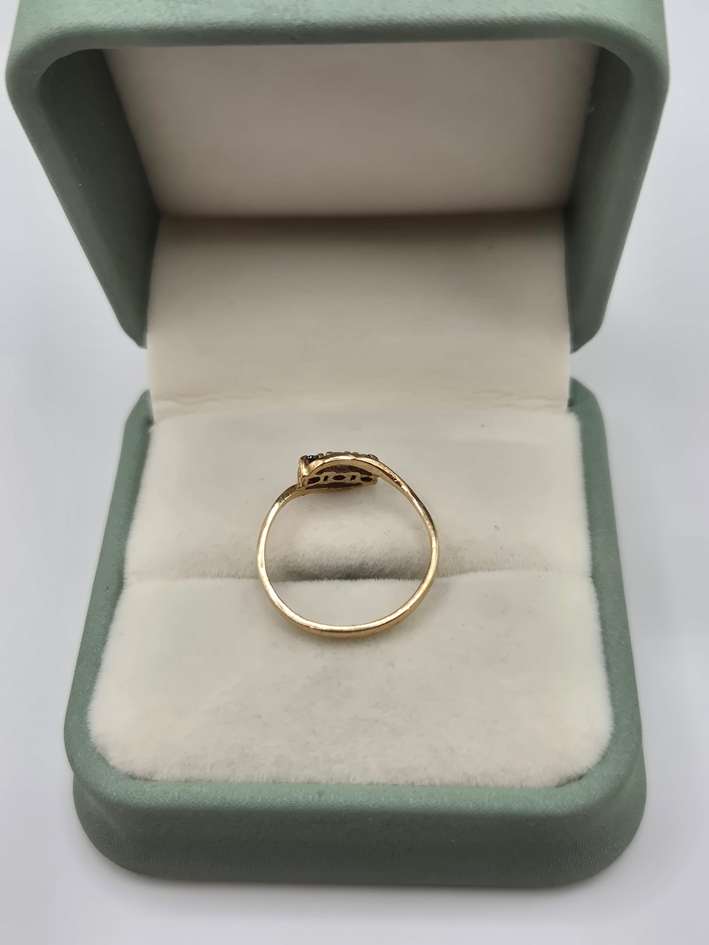 9ct gold sapphire ring