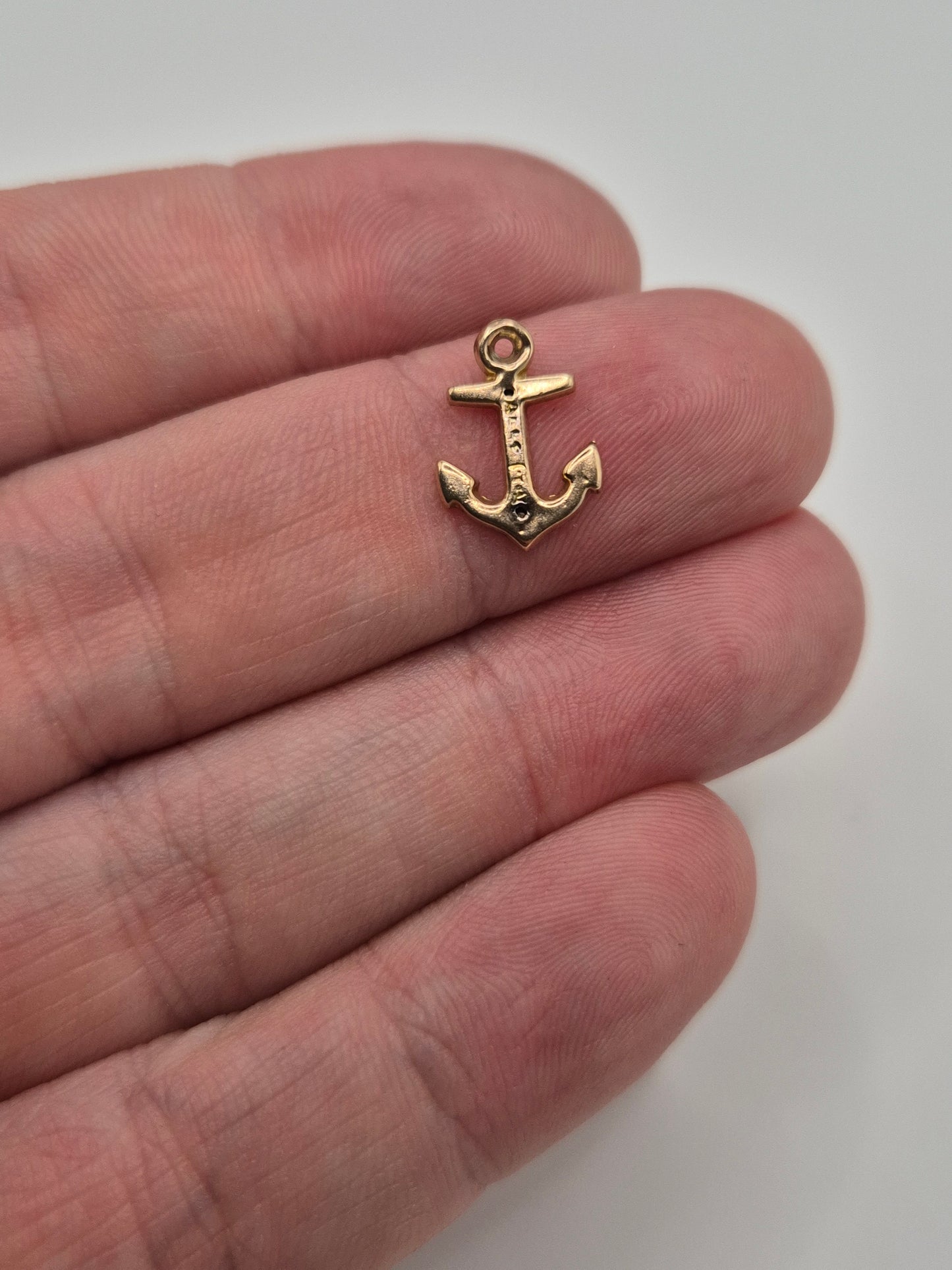 9ct gold anchor charm