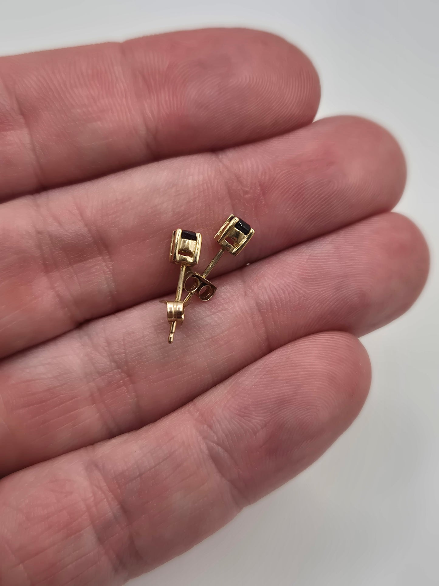 9ct gold sapphire earrings