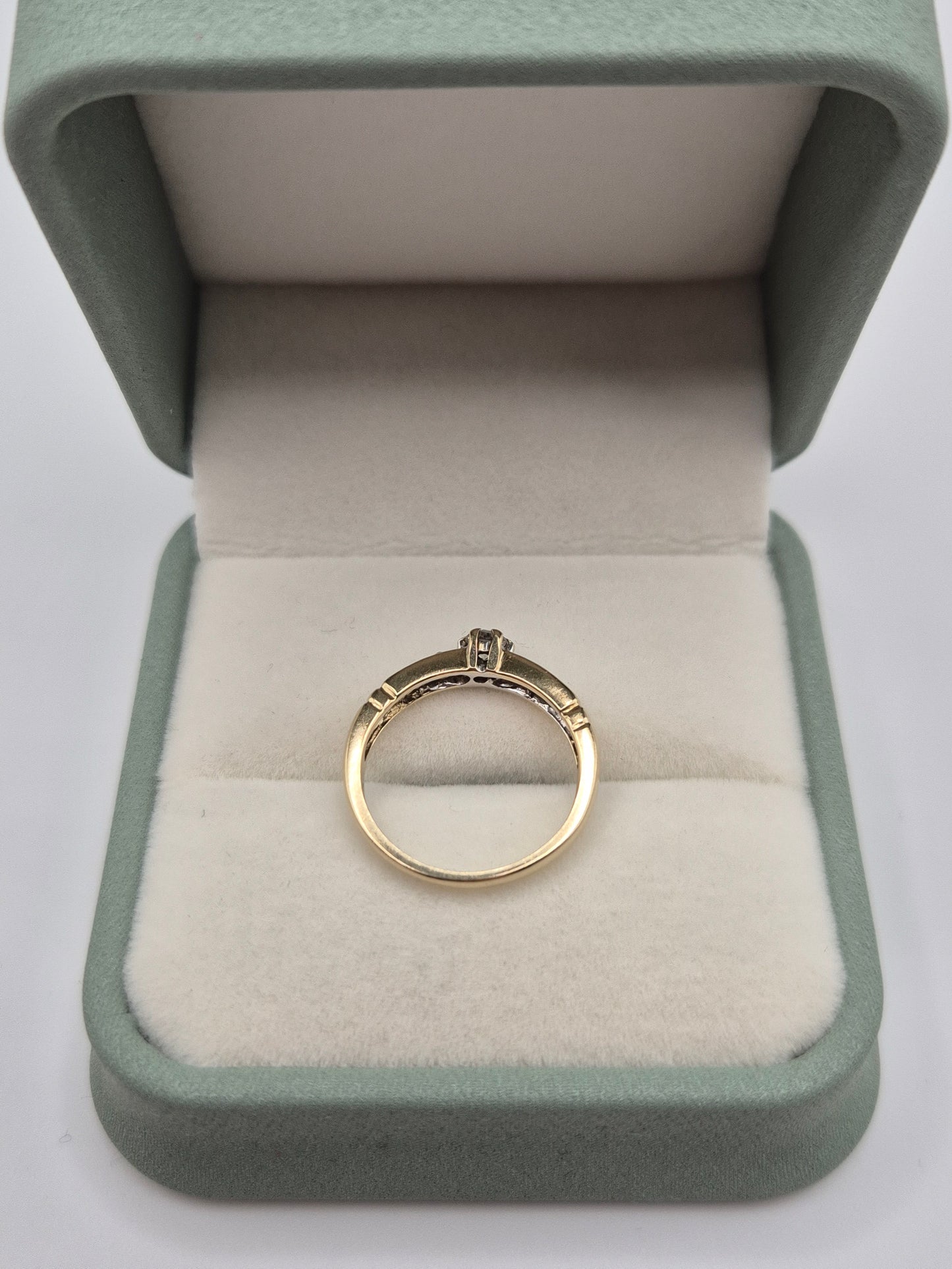 9ct gold 25 point diamond ring