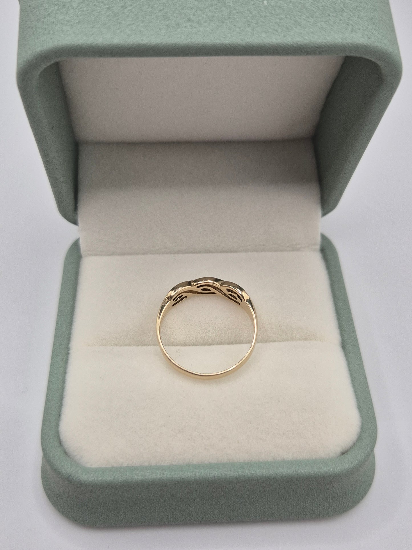 9ct gold ring