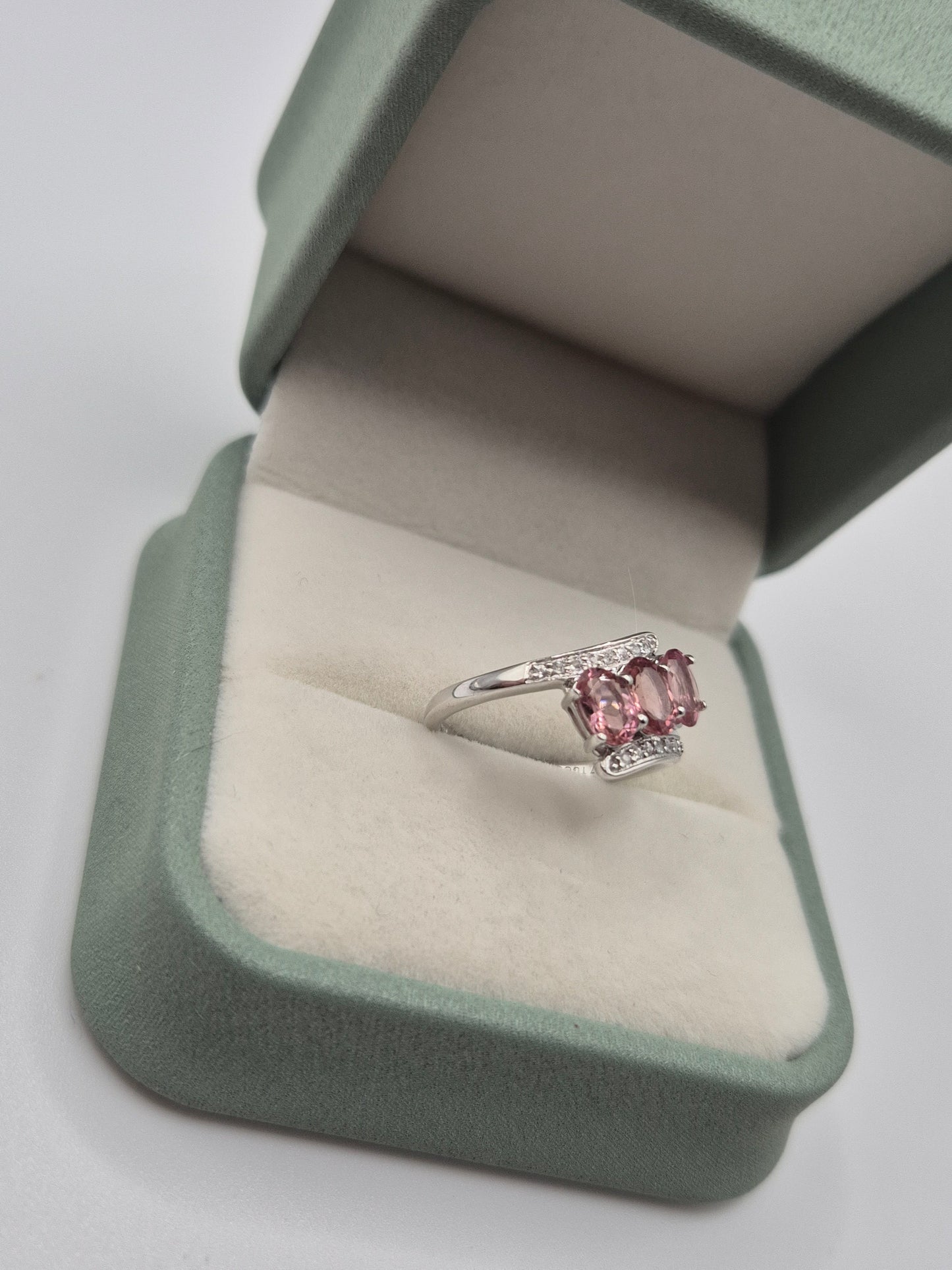 9ct white gold pink topaz and diamond ring