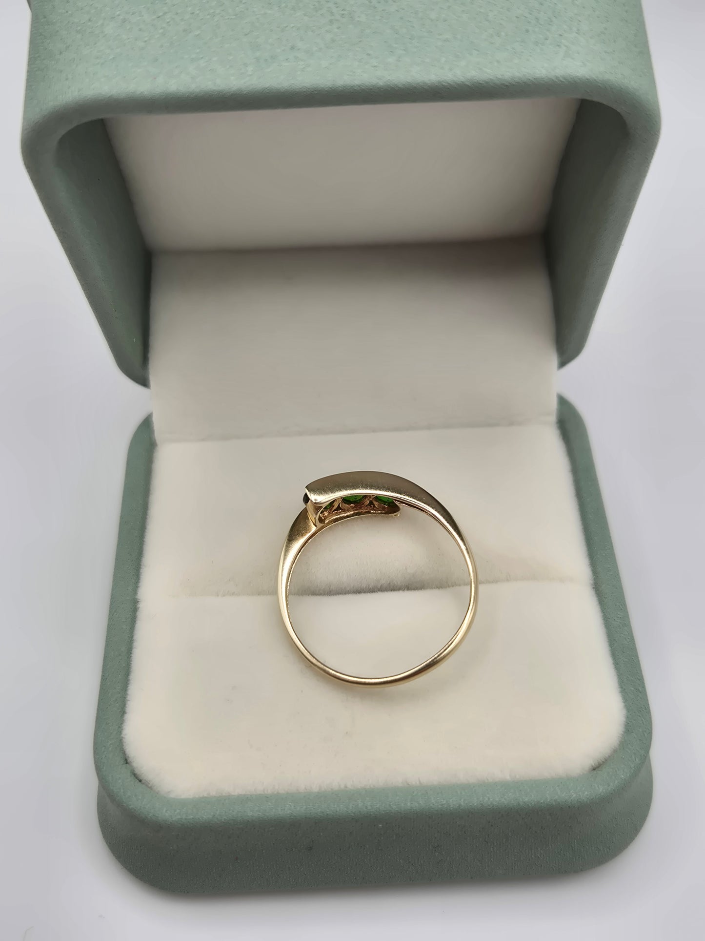 9ct gold diopside ring