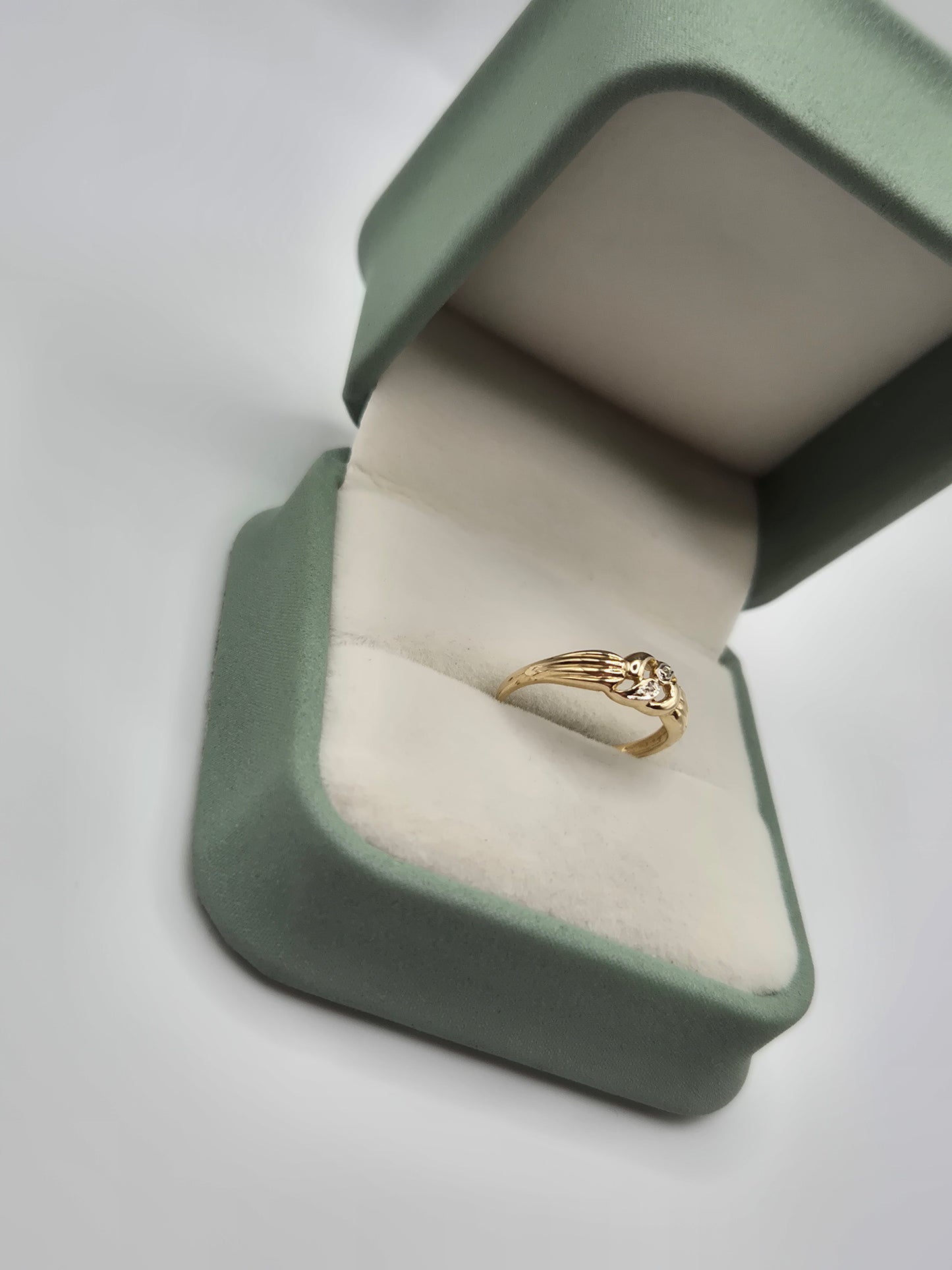 9ct gold diamond ring