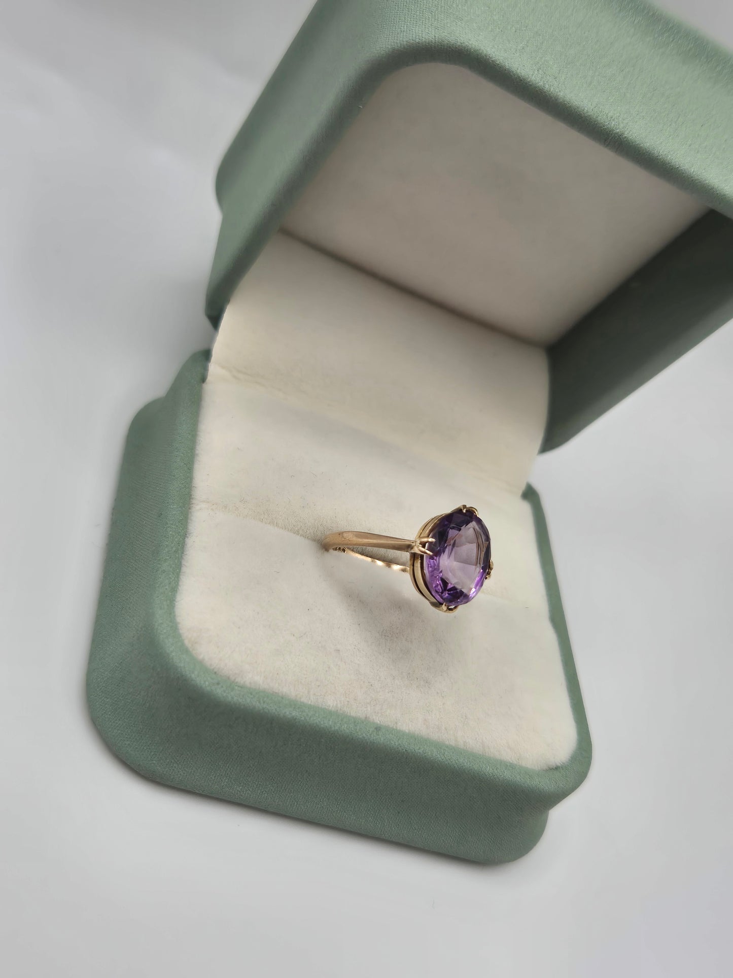 9ct gold amethyst ring