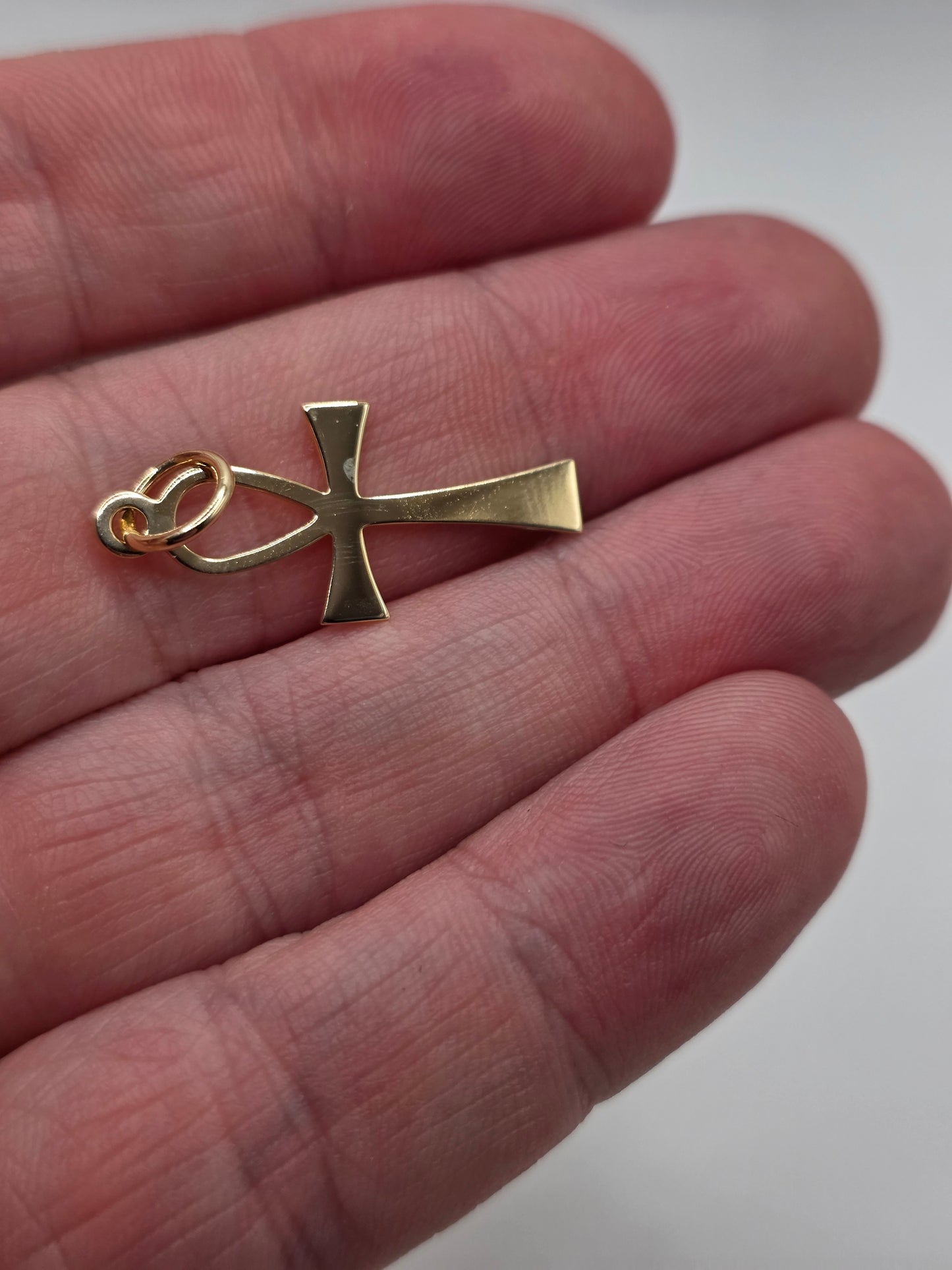 9ct gold ankh pendant