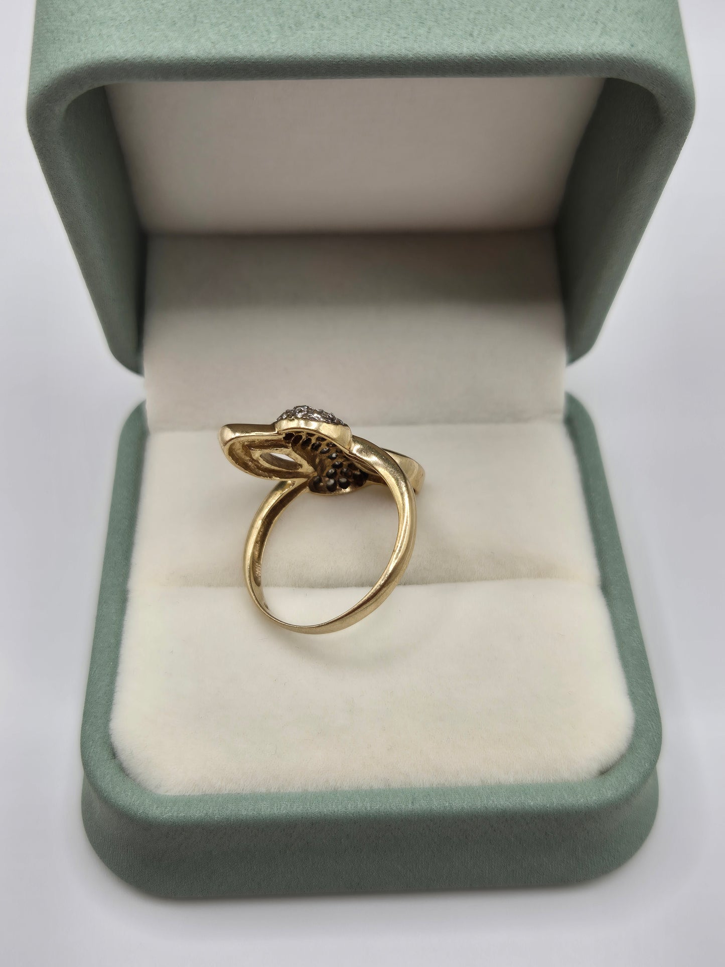 9ct gold cz ring