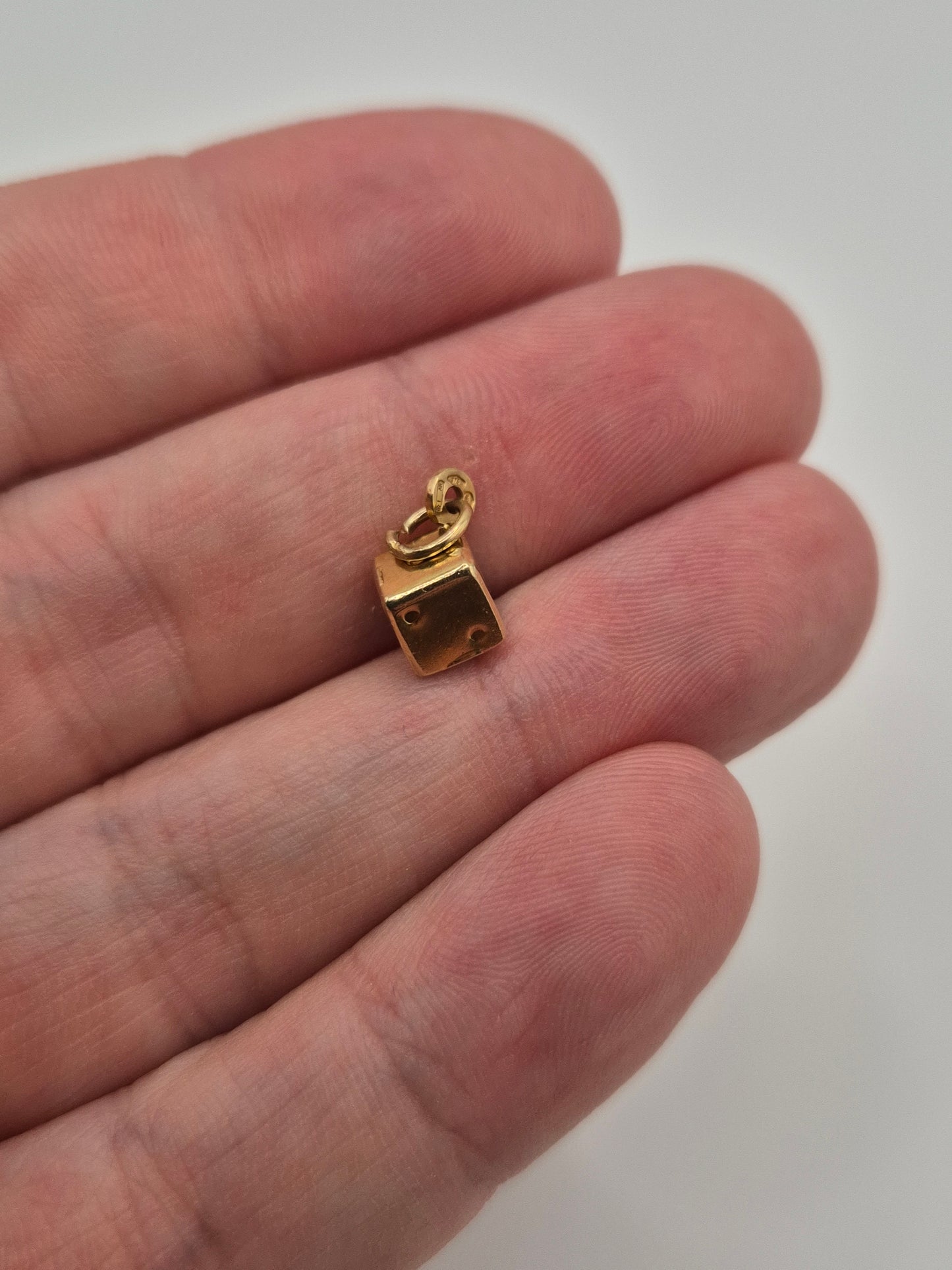 9ct gold dice charm
