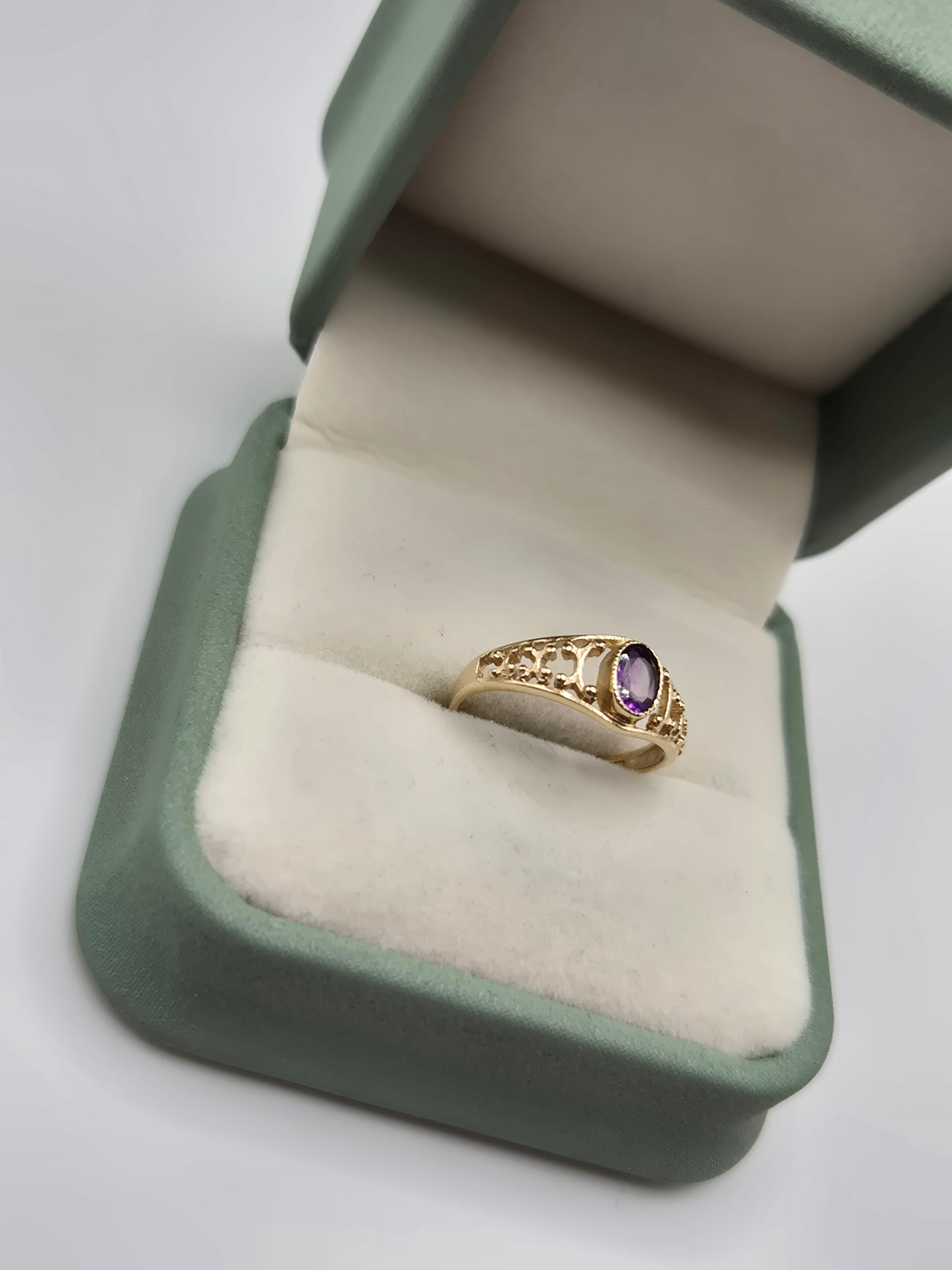 9ct gold amethyst ring