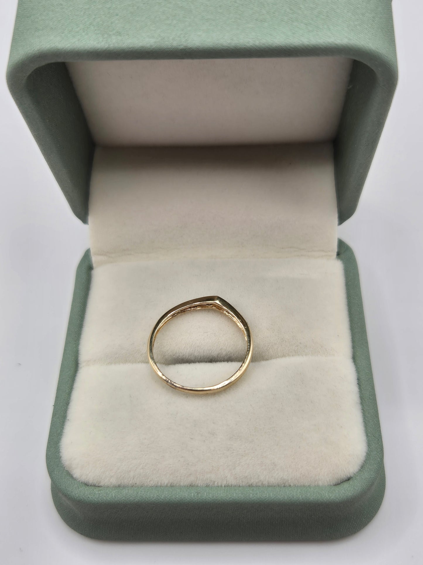 9ct gold diamond wishbone ring