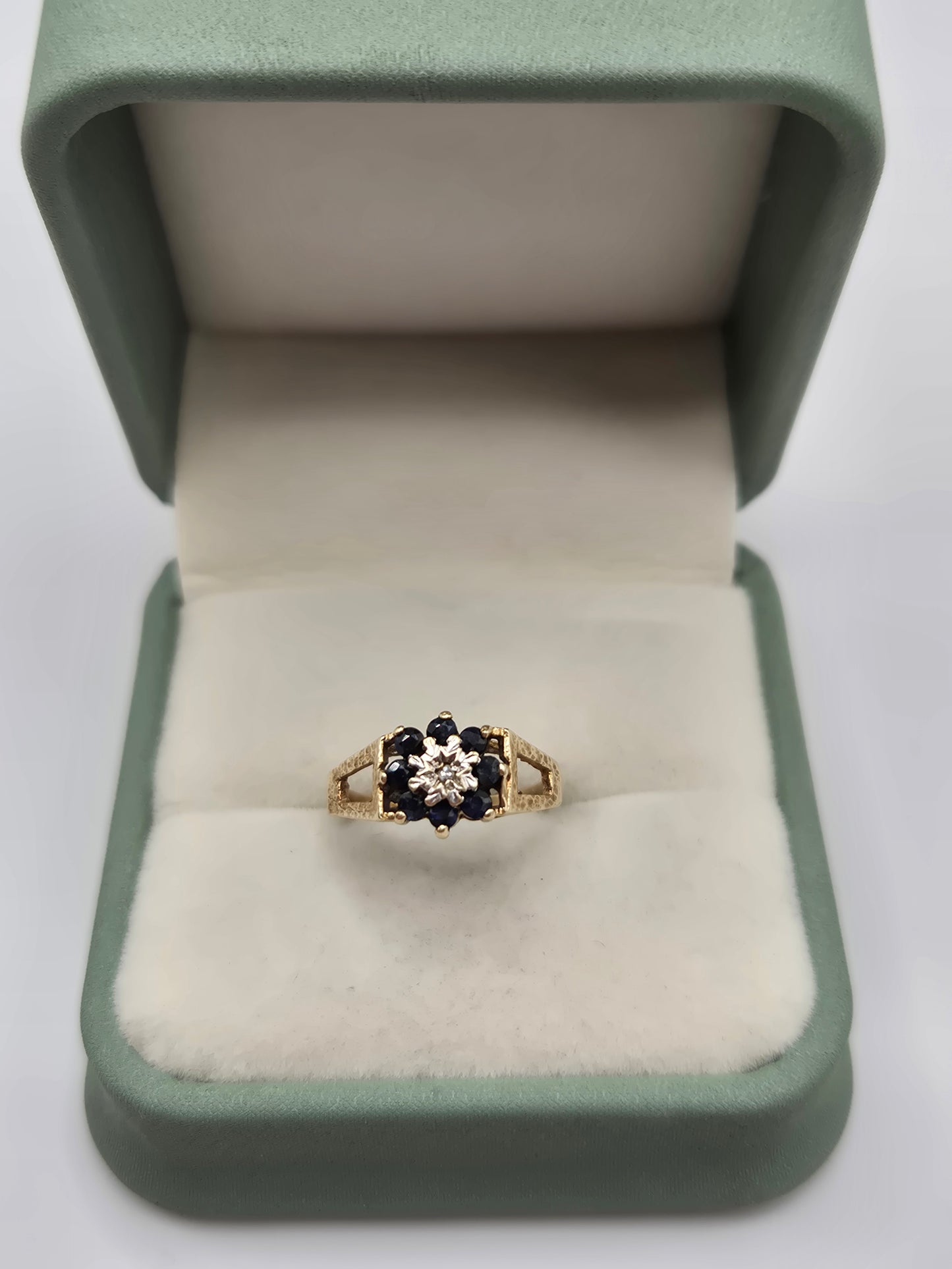 9ct gold sapphire and diamond ring