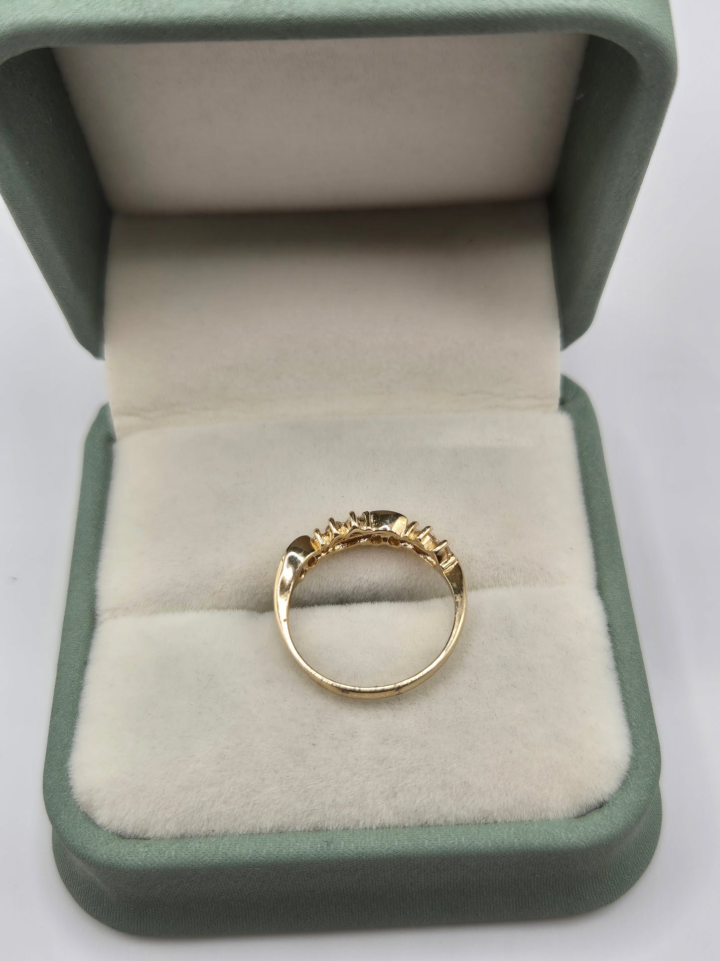 9ct gold cz ring