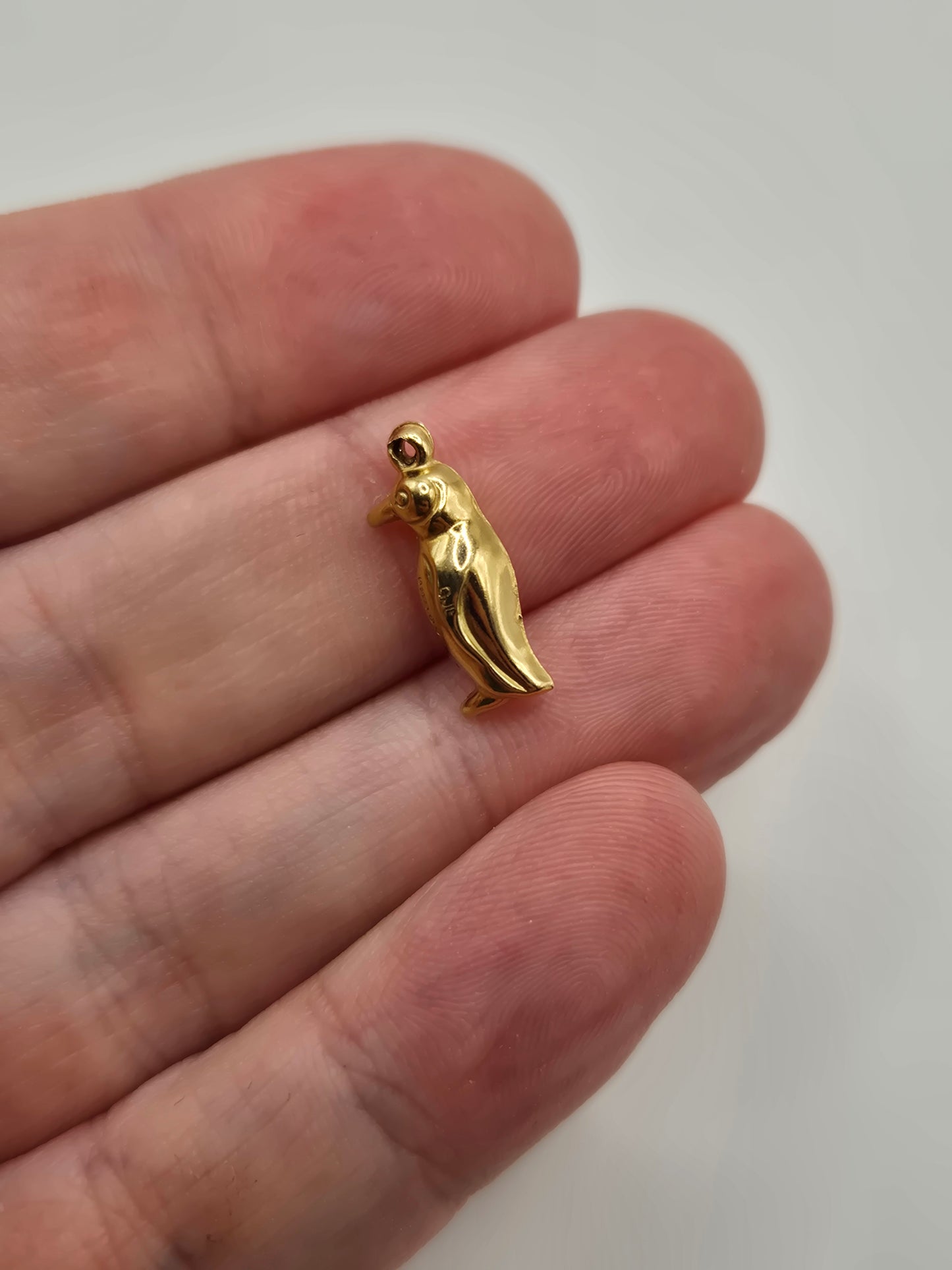 9ct gold penguin charm