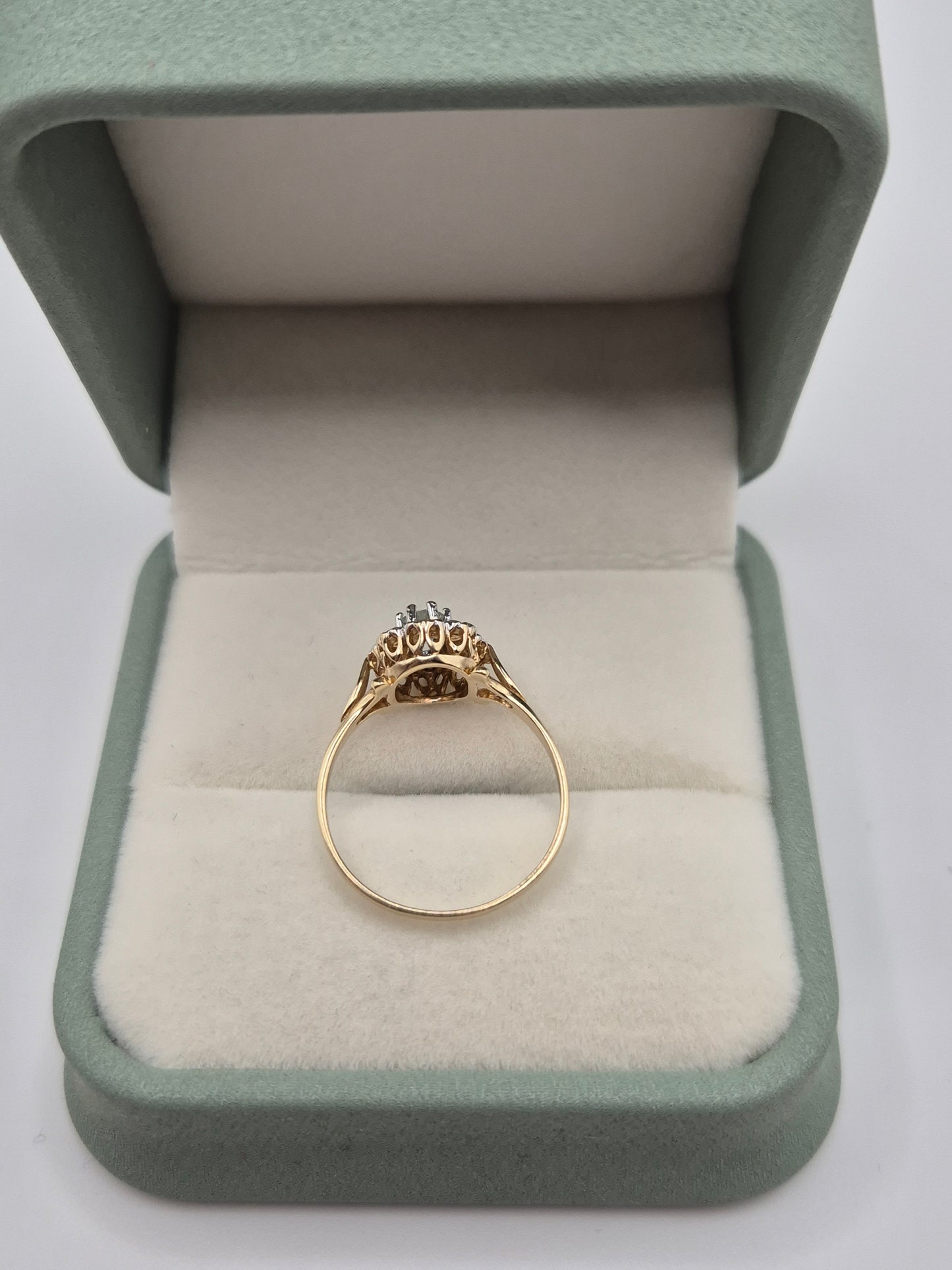 9ct gold topaz and diamond ring