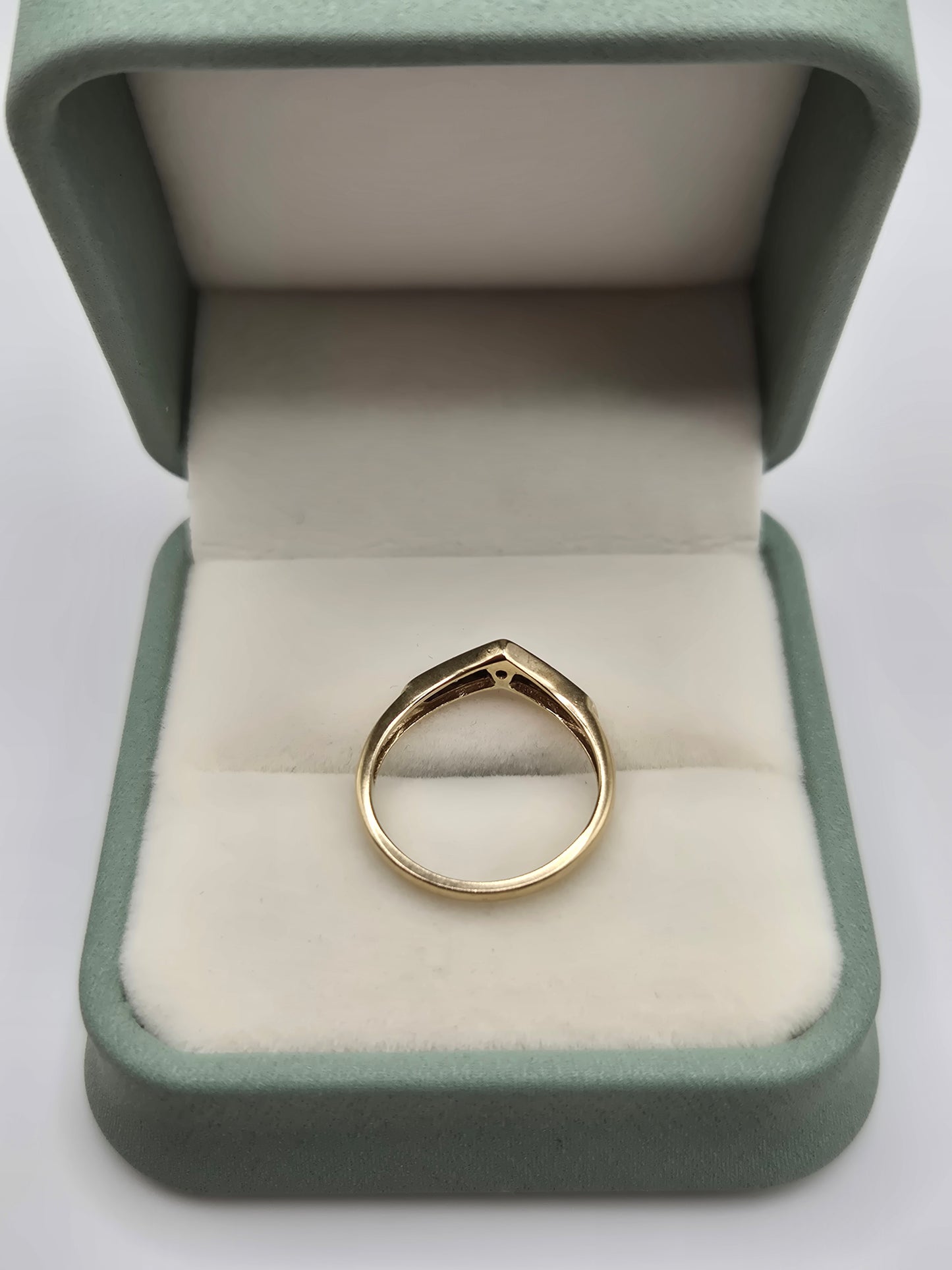 9ct gold sapphire and diamond wishbone ring