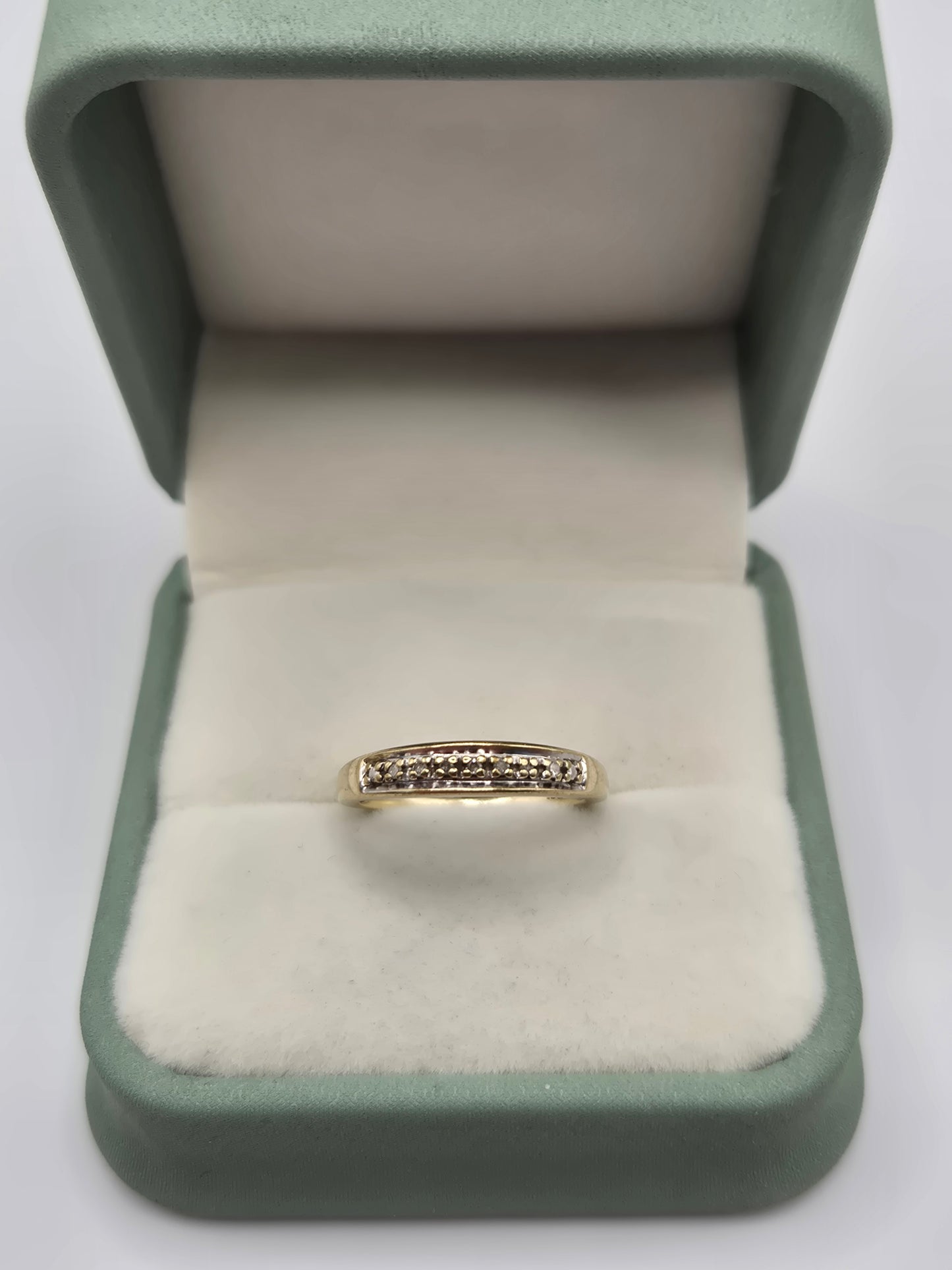 9ct gold diamond ring