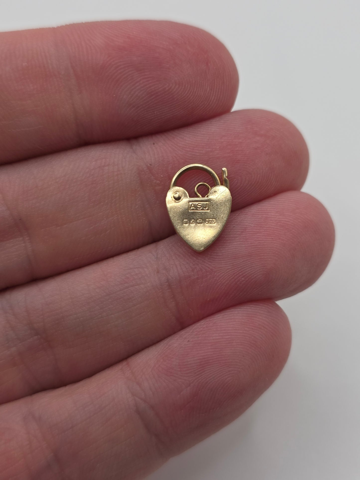 9ct gold padlock 60