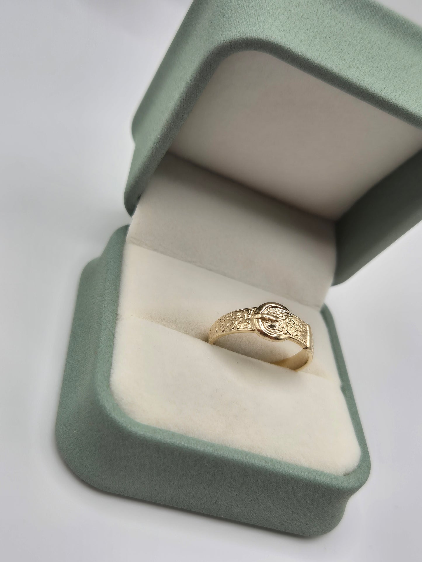 9ct gold buckle ring