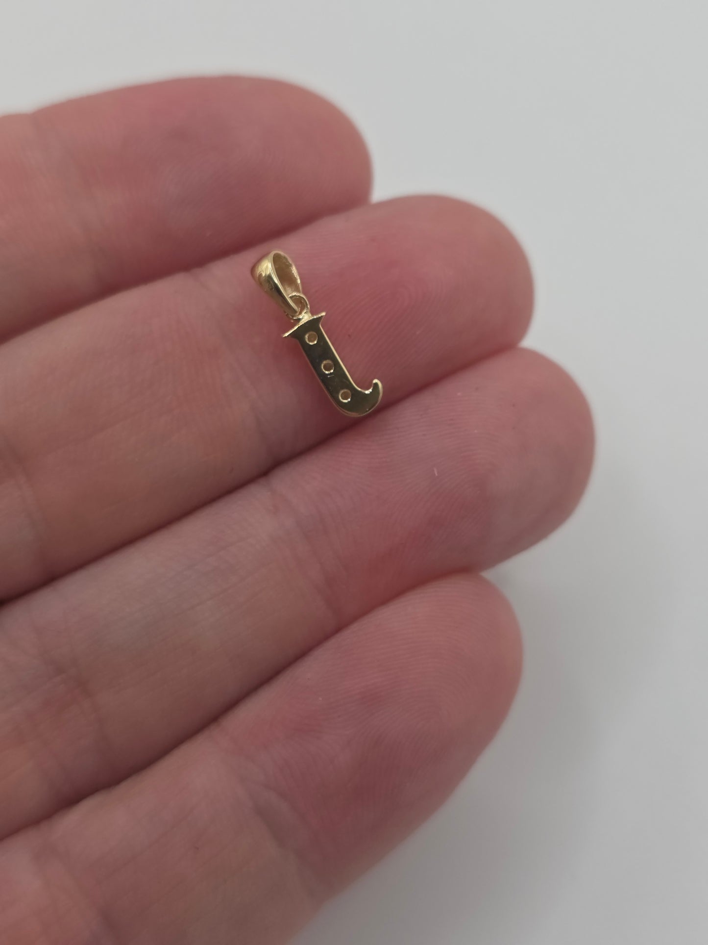 9ct gold diamond initial J pendant