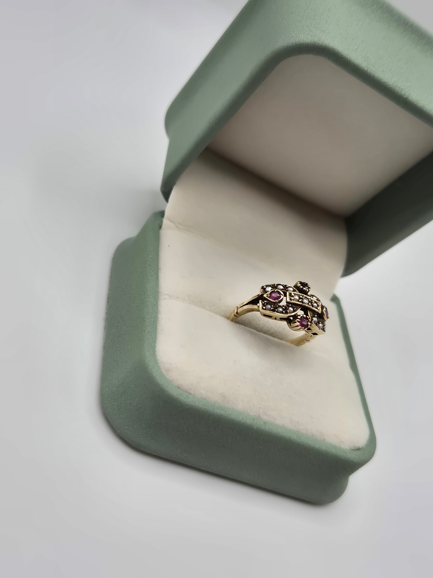 Vintage 9ct gold seed pearl and ruby ring