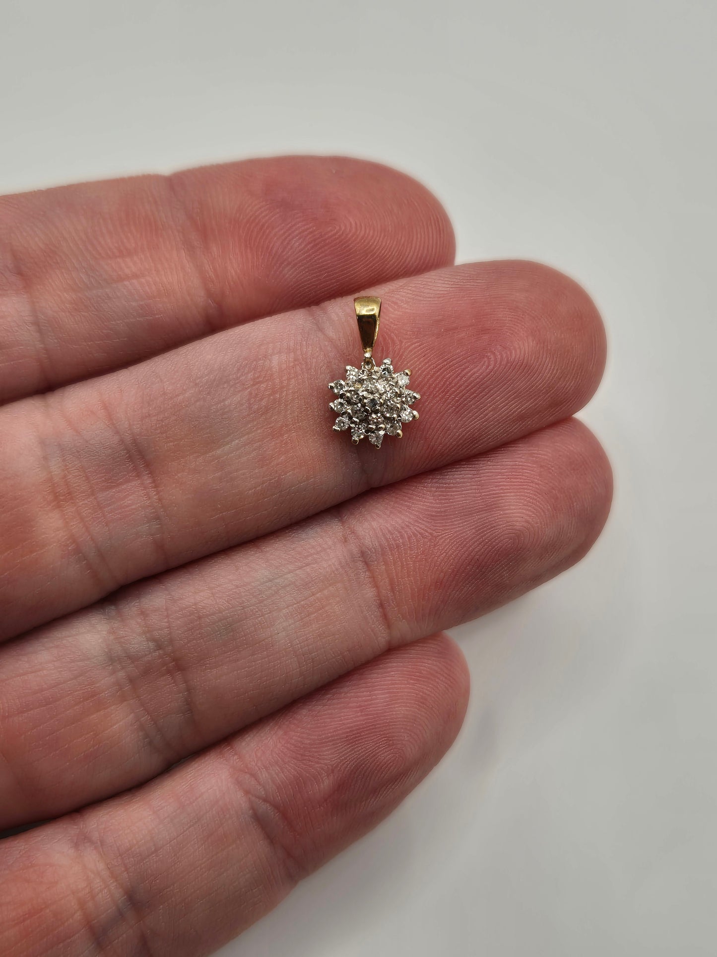 9ct gold diamond cluster pendant