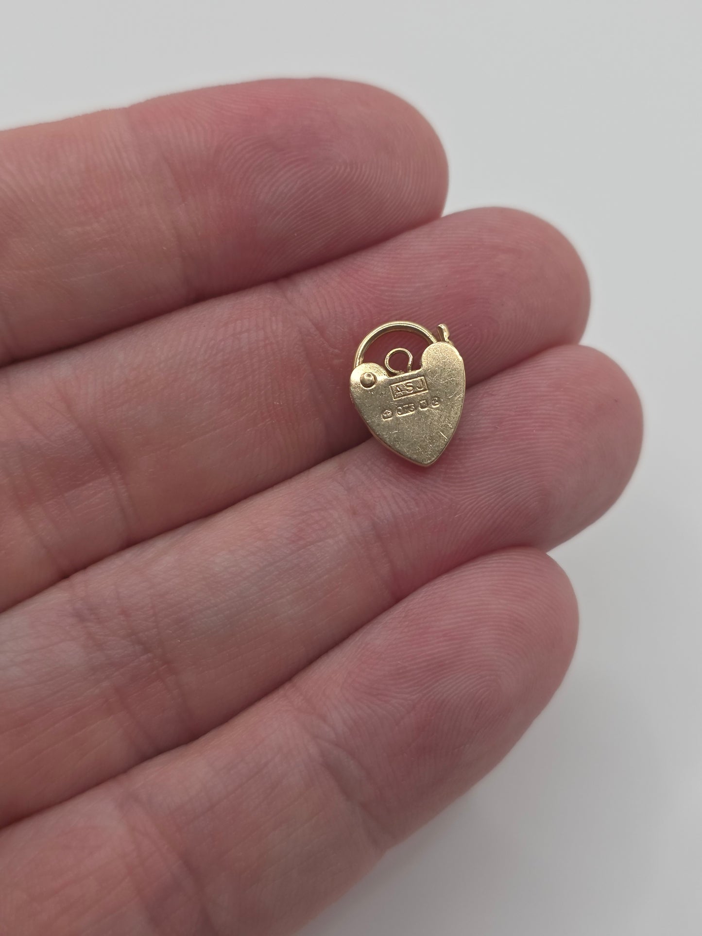 9ct gold padlock 10