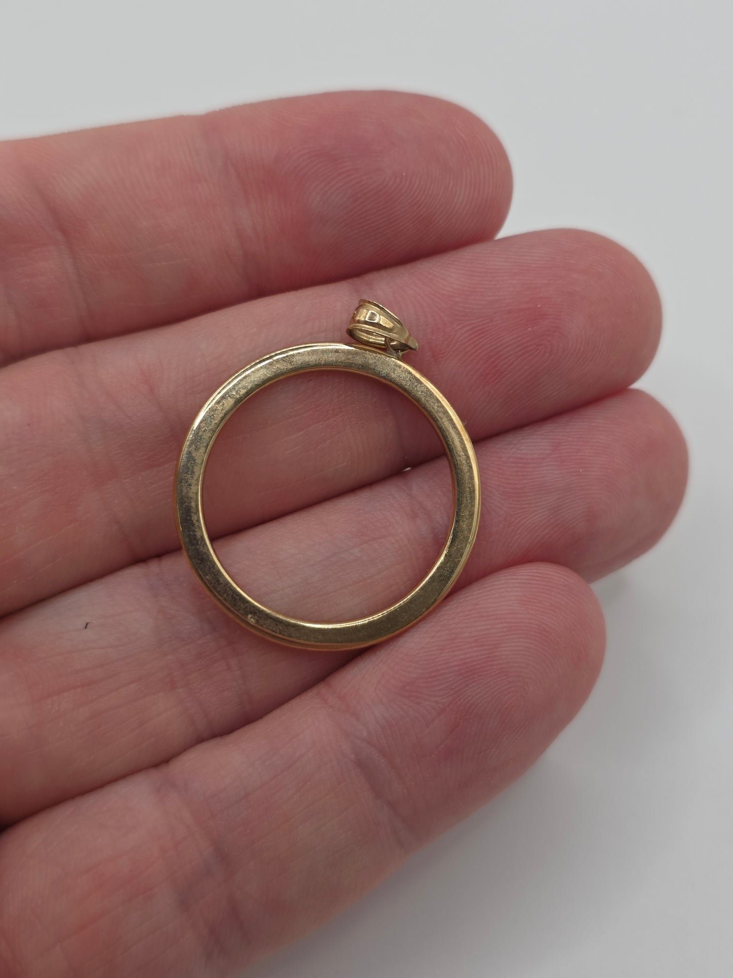 9ct gold pendant