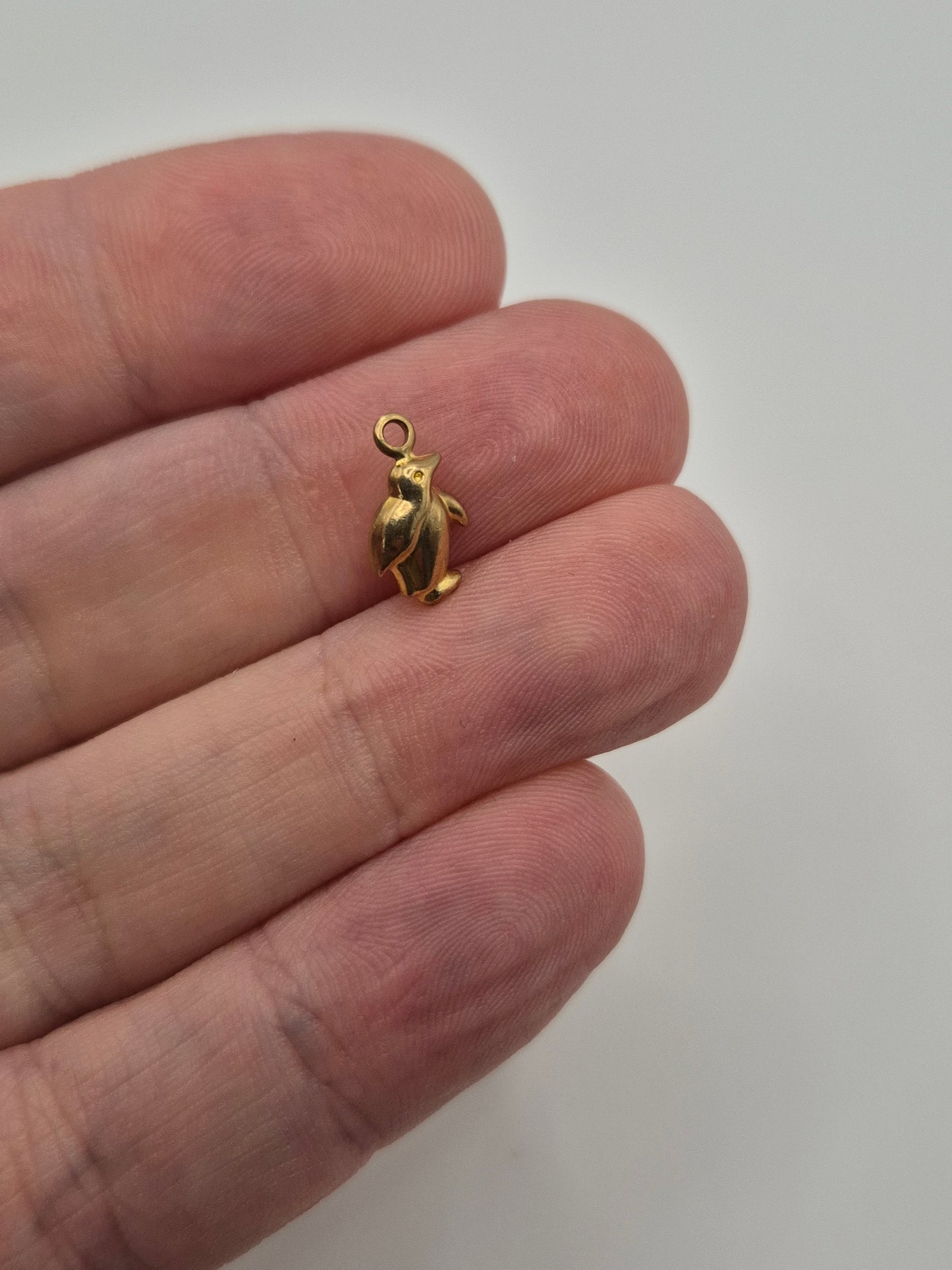 9ct gold penguin charm