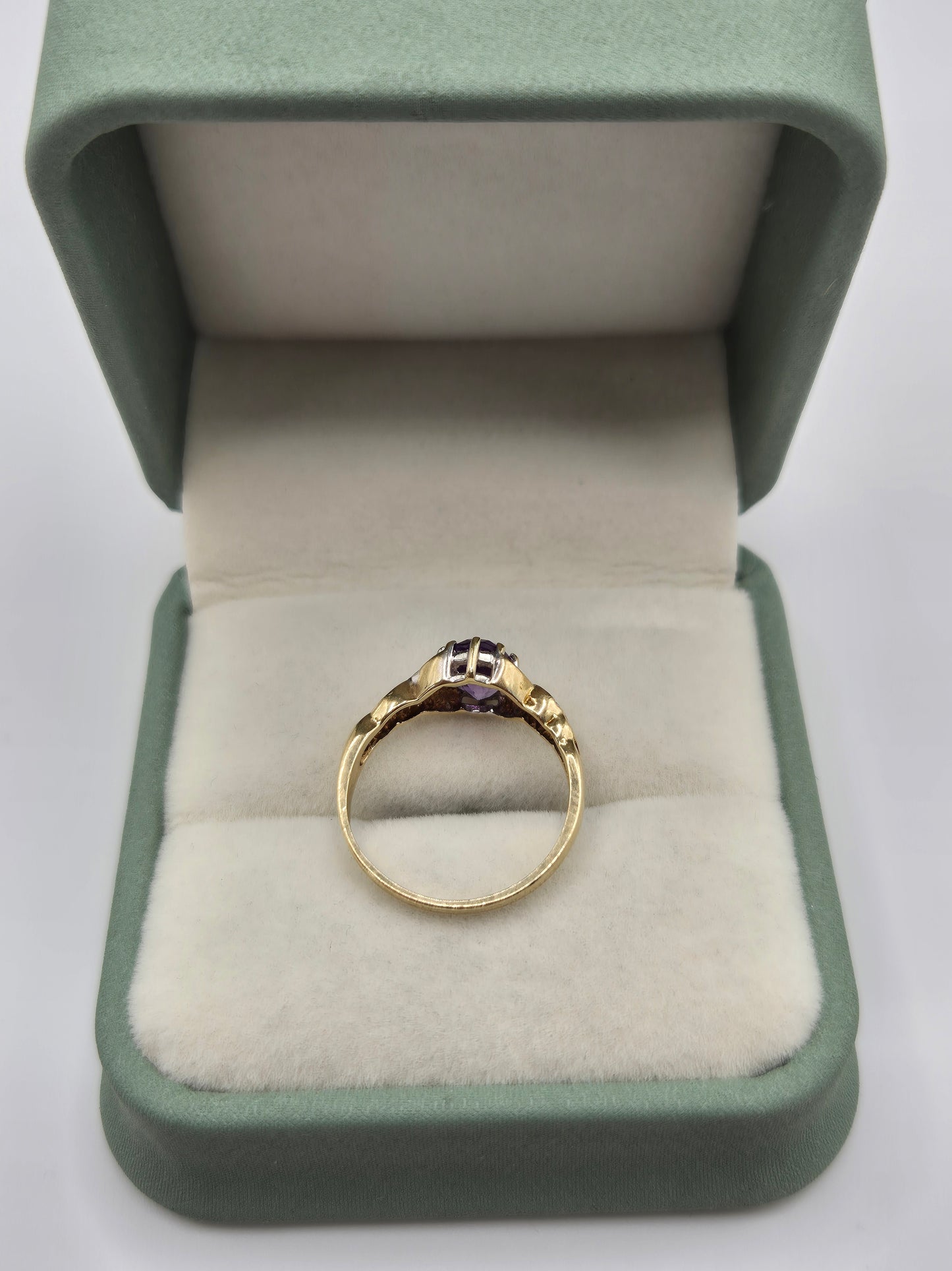 9ct gold amethyst and diamond ring