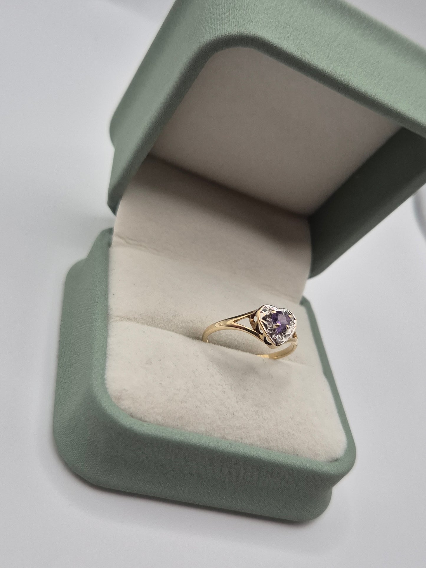 9ct gold amethyst and diamond heart ring