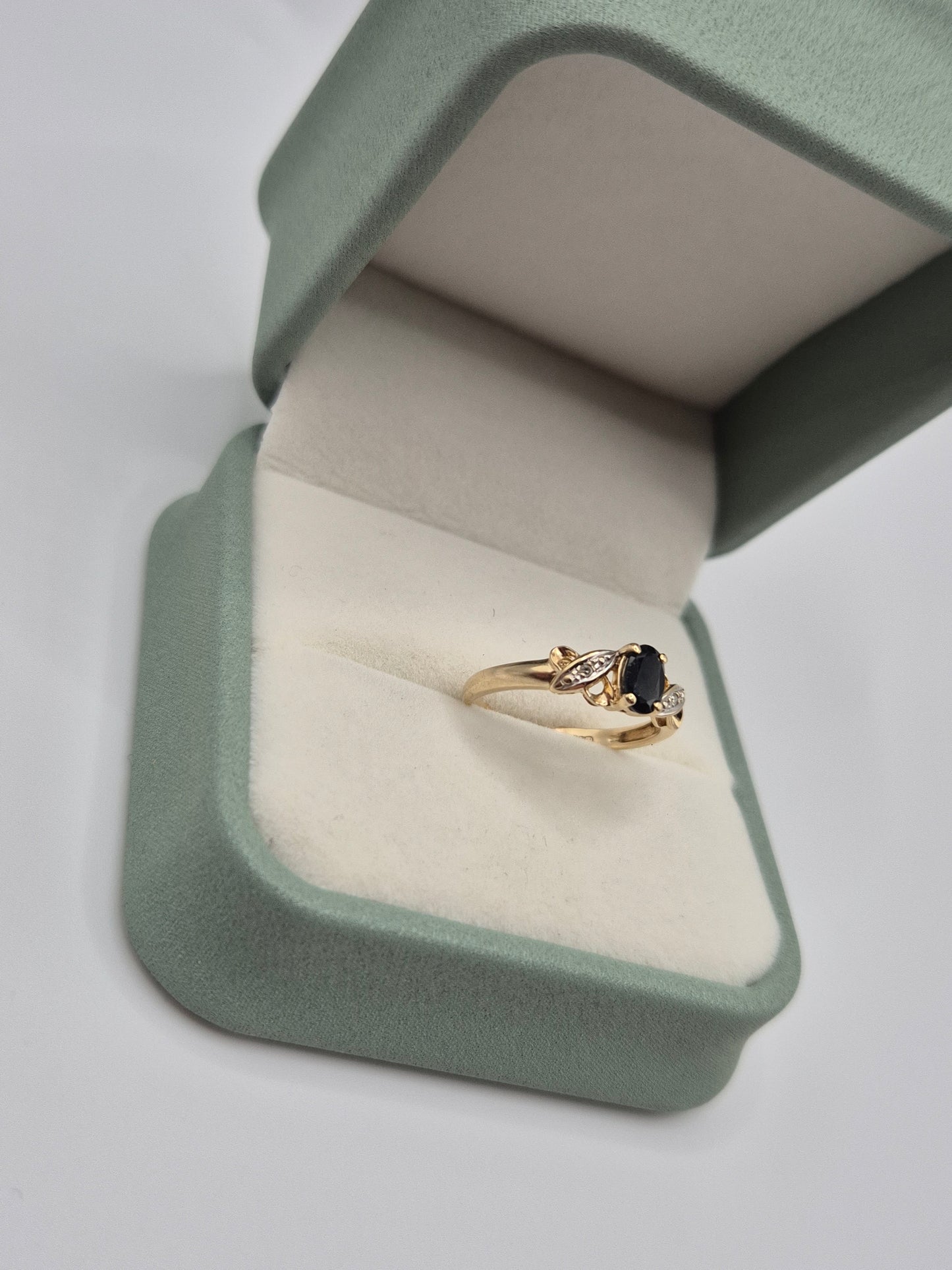 9ct gold sapphire and diamond ring
