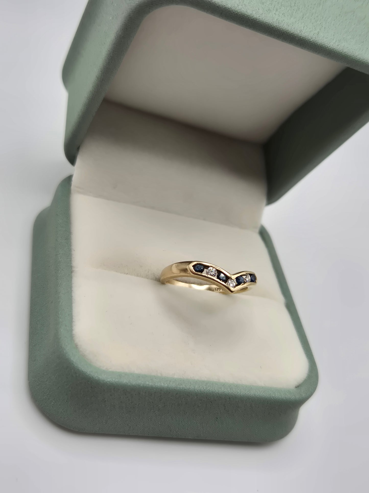 9ct gold sapphire and diamond wishbone ring