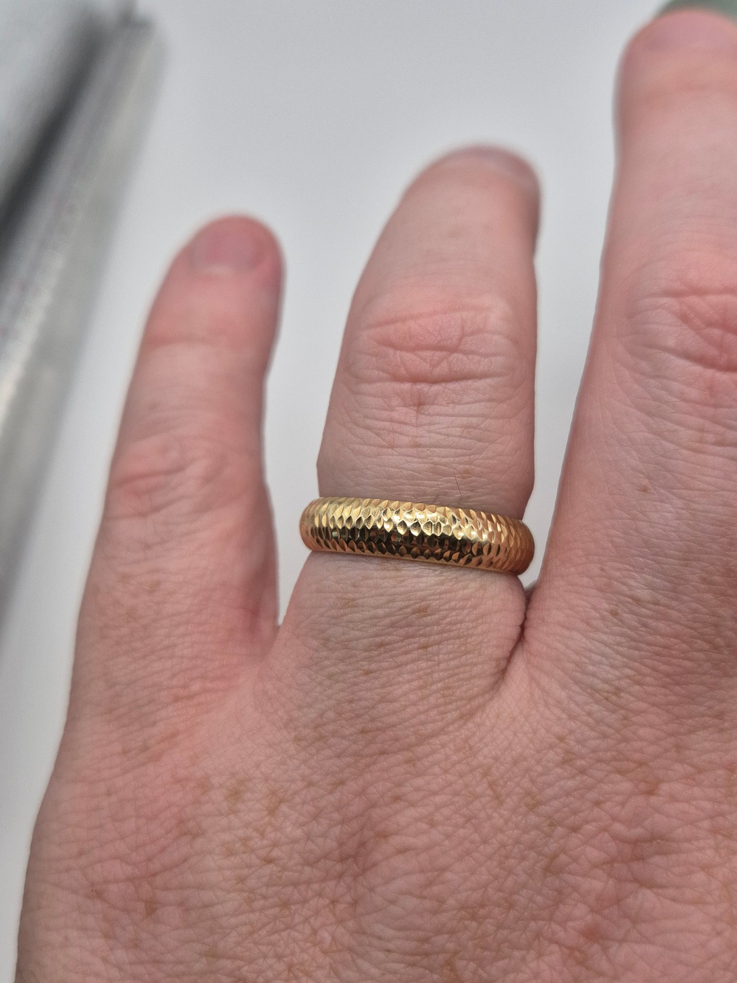 9ct gold band ring