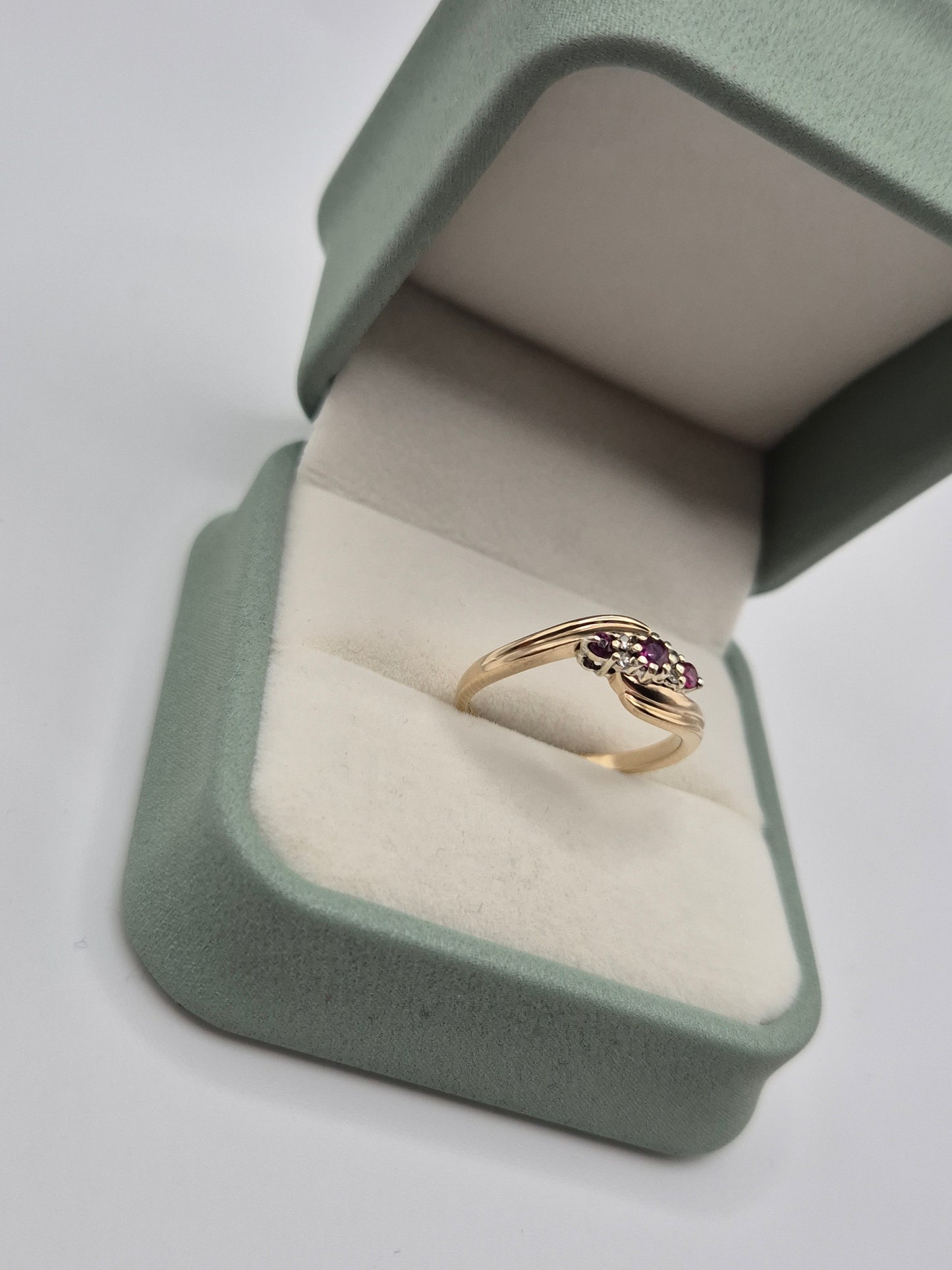9ct gold ruby and diamond ring