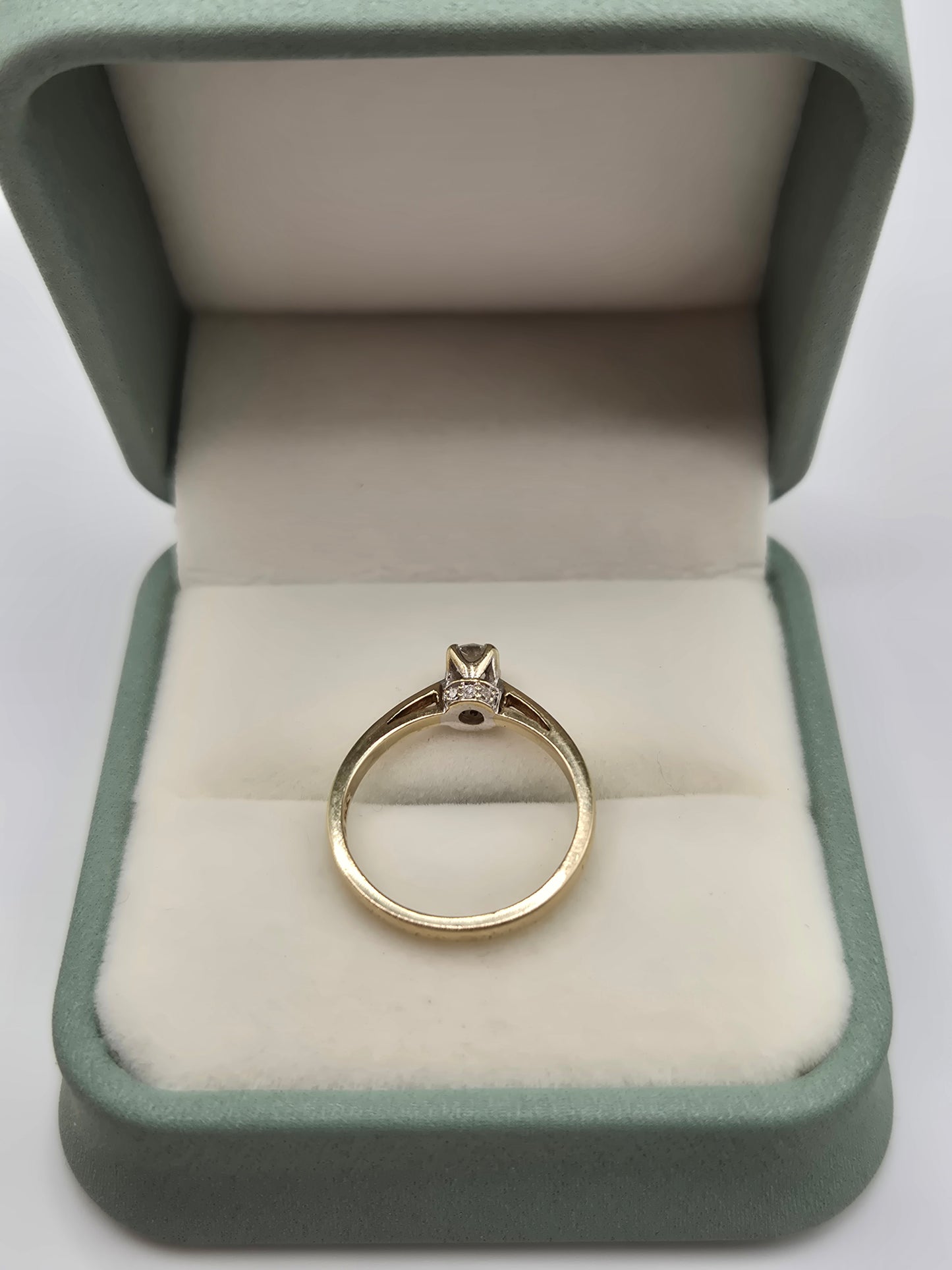 9ct gold 25 point diamond ring