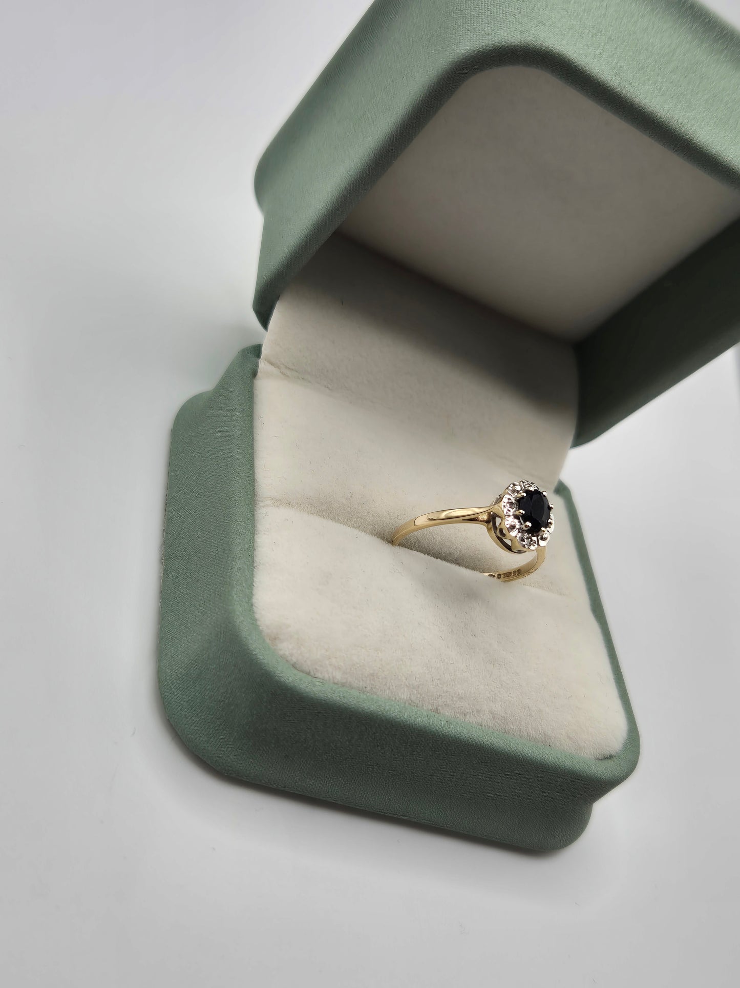 9ct gold sapphire and diamond ring