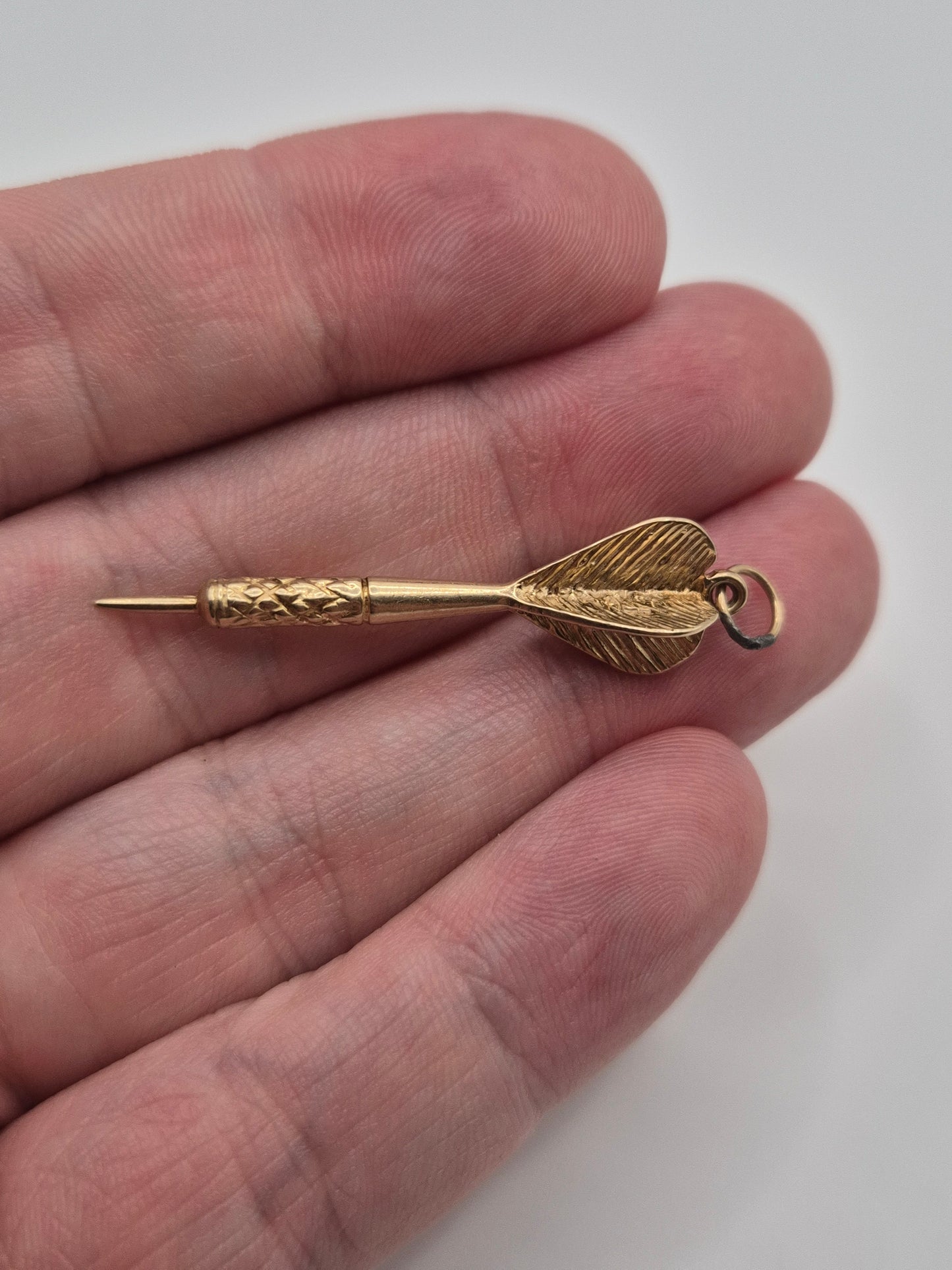 9ct gold dart pendant/Charm