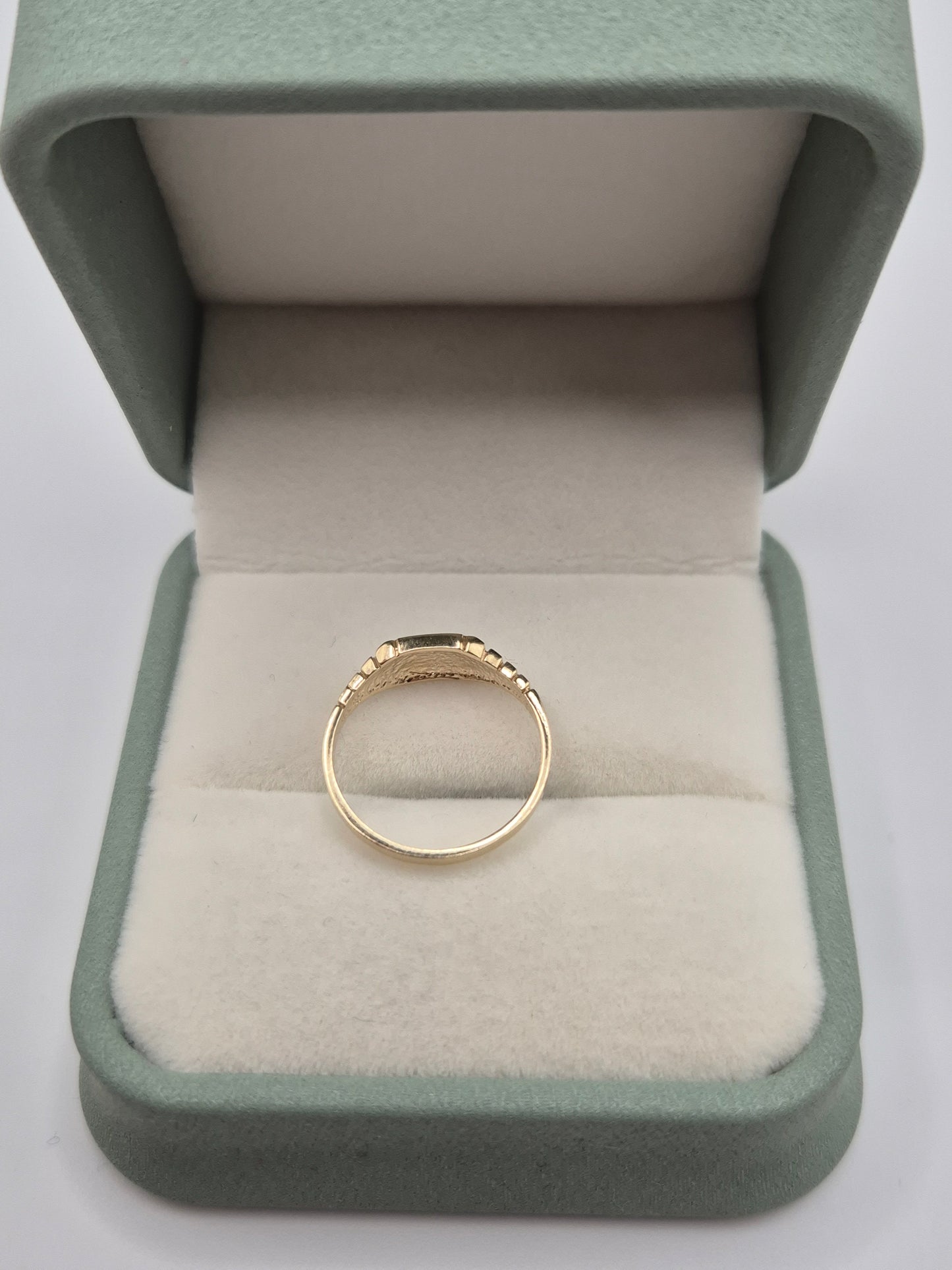 9ct gold signet ring