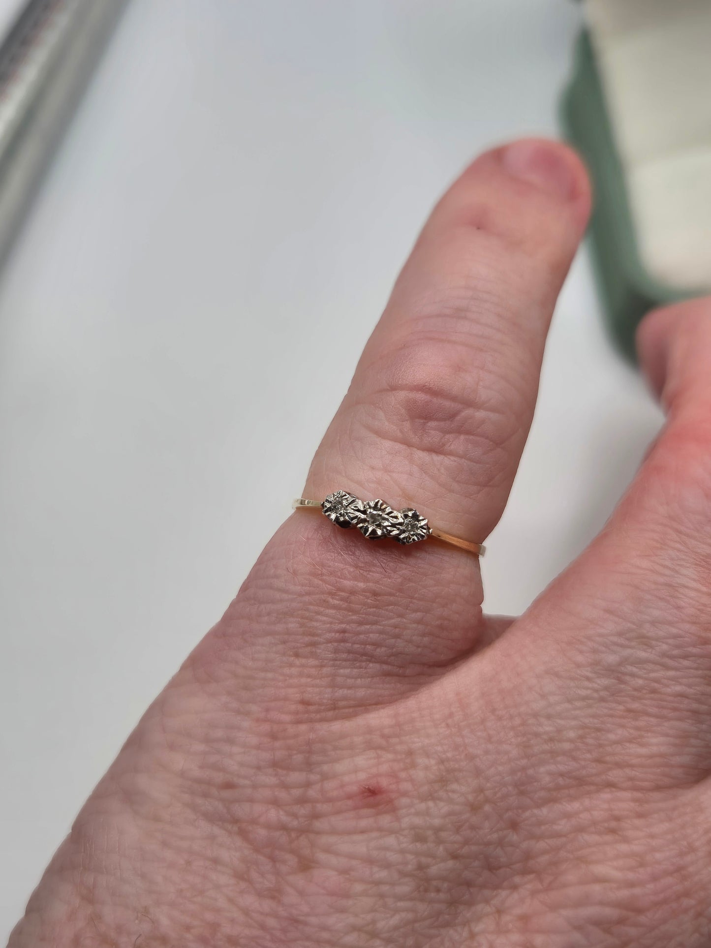 9ct gold diamond ring